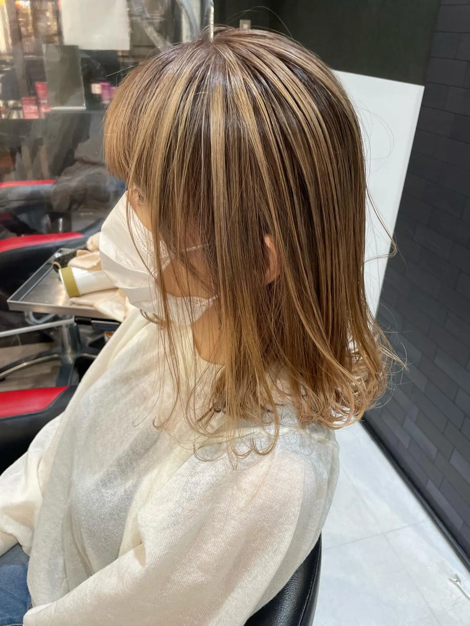 ミディアム カラー ブリーチ ボブ メンズヘア特化 崎田 成人のヘアスタイル