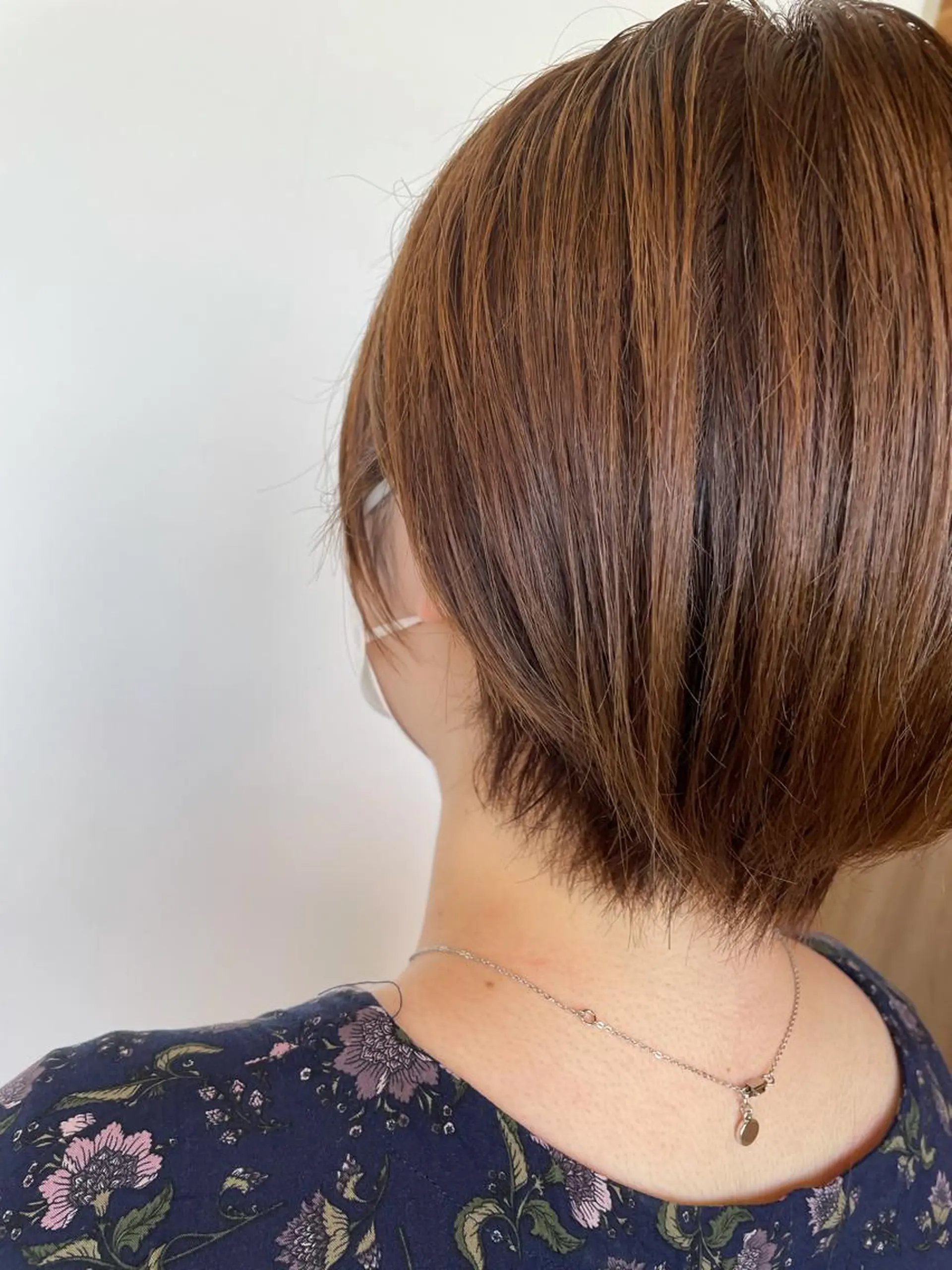 ショート カラー ブリーチ 透明感カラー ブリーチなしカラー ヘアカラー SOU所属・ふるかわ れなのヘアスタイル