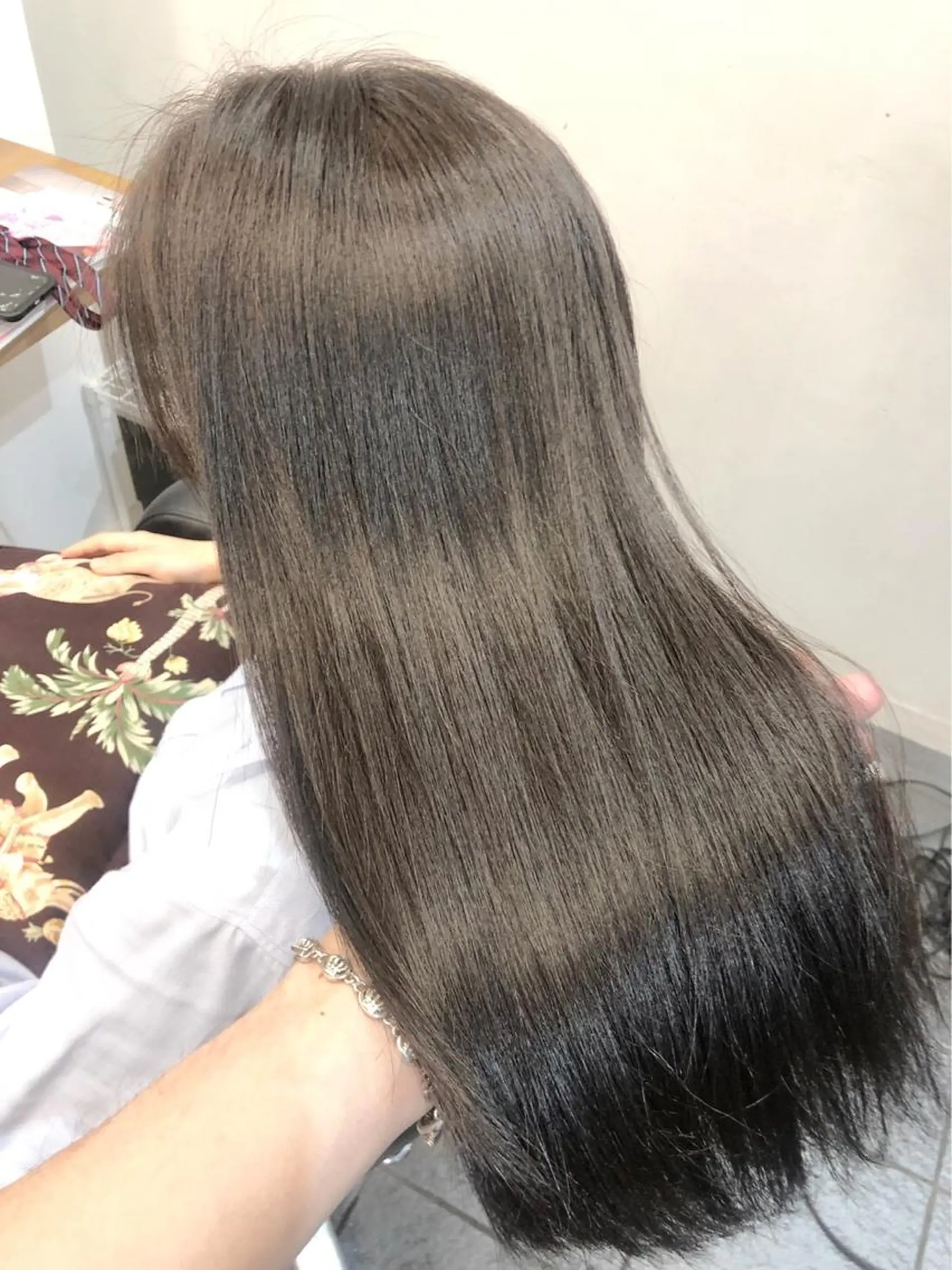 カラー グレージュ オリーブグレージュ オリーブグレー ヘアカラー トリートメント ヘッドスパ トップスタイリスト Yamato.hのヘアスタイル