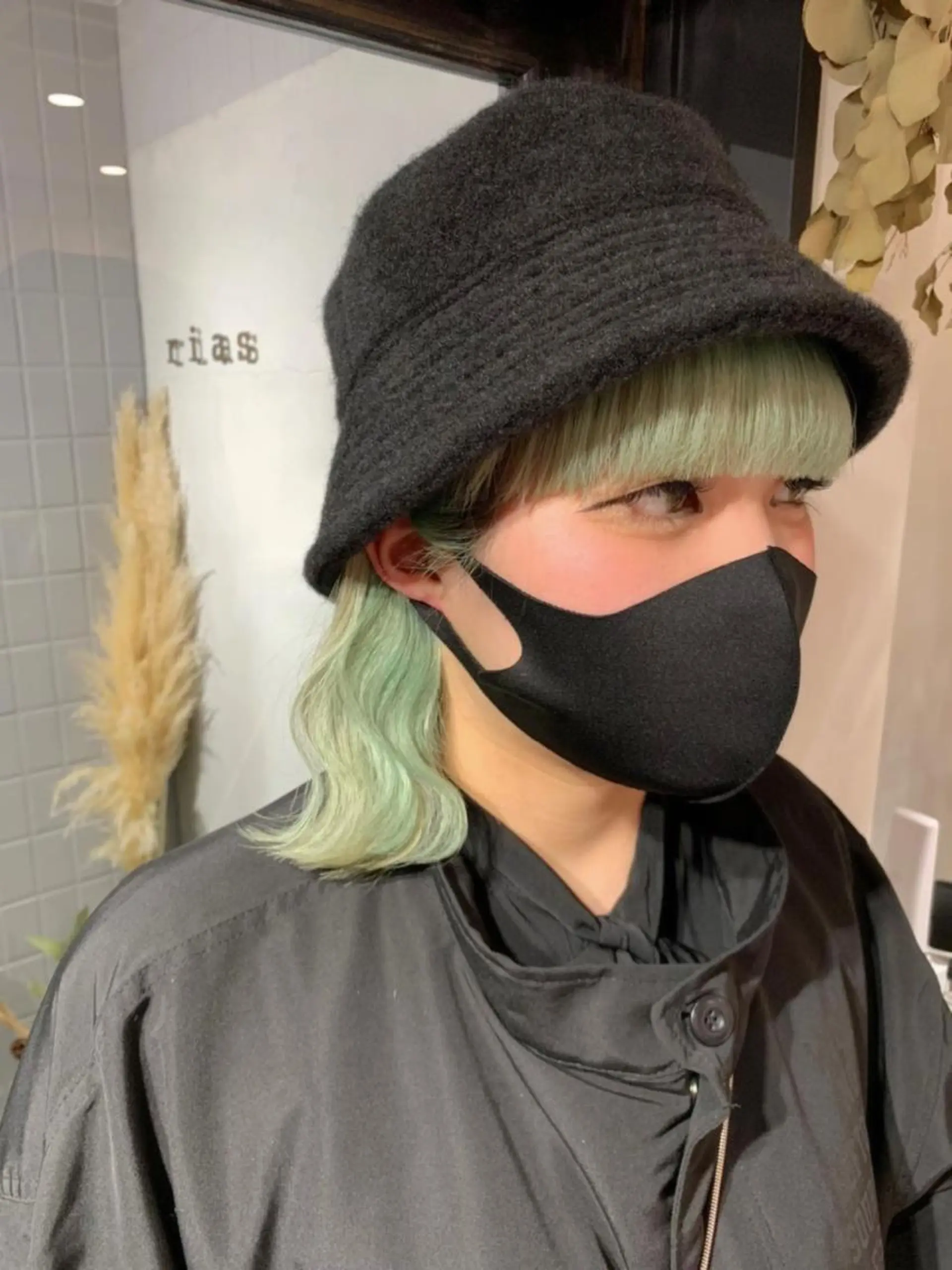 ミディアム カラー ハイトーンカラー ミント ミントグリーン rias hair design所属・堀 直人のヘアスタイル
