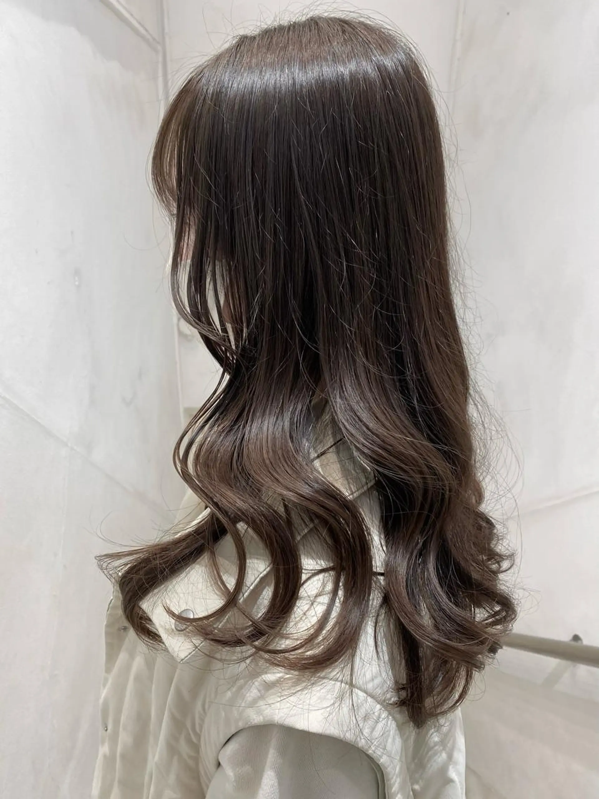 ロング カラー ベージュカラー オリーブベージュ ✨くびれスタイル✨️ 戸嶋穂乃香のヘアスタイル