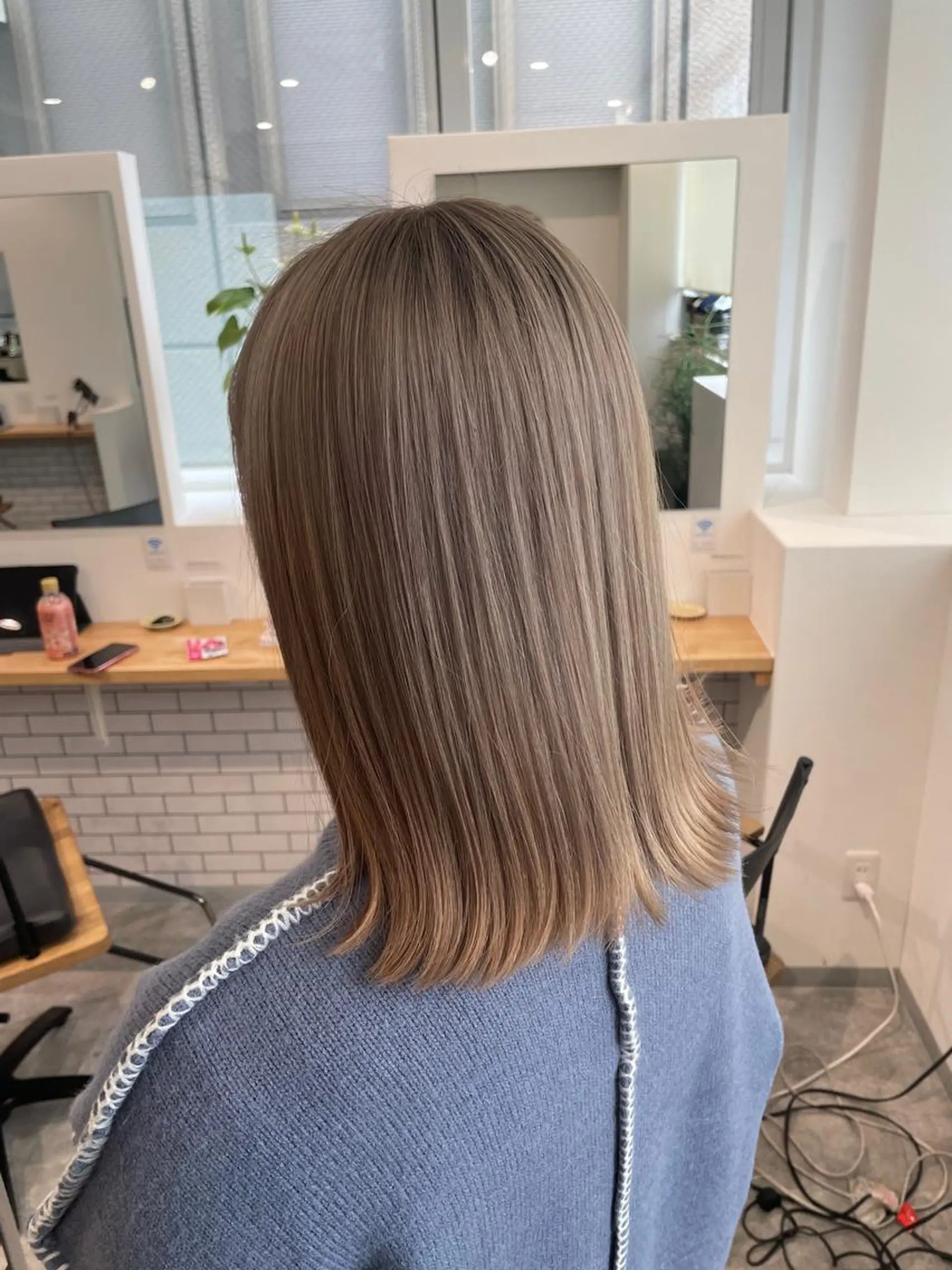 ショート ヘアカラー 大人レイヤー ヨシミカズヤのヘアスタイル