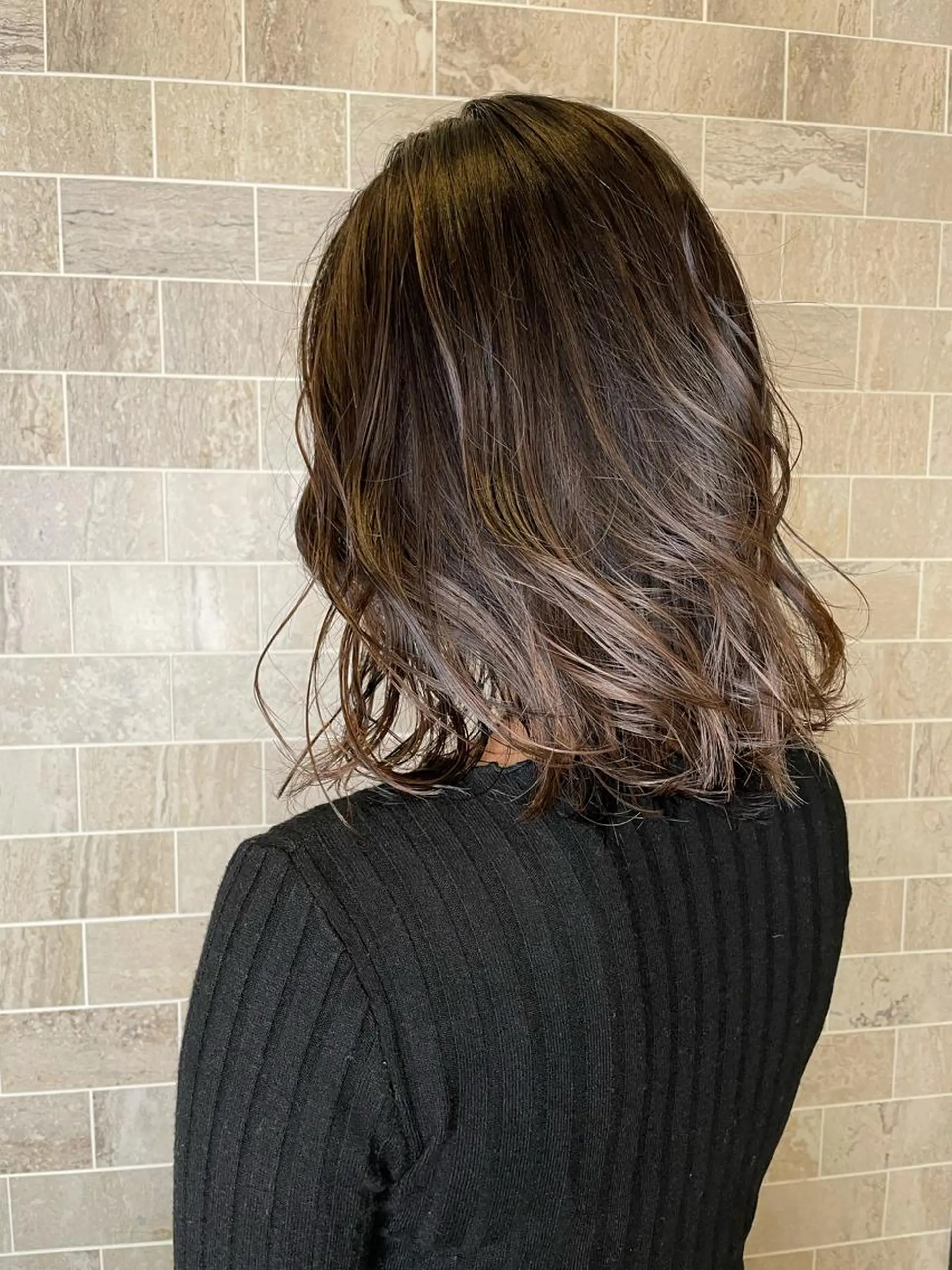 セミロング カット ヘアカラー トリートメント ブリーチ毛矯正.髪質 改善.髪にドラマをのヘアスタイル