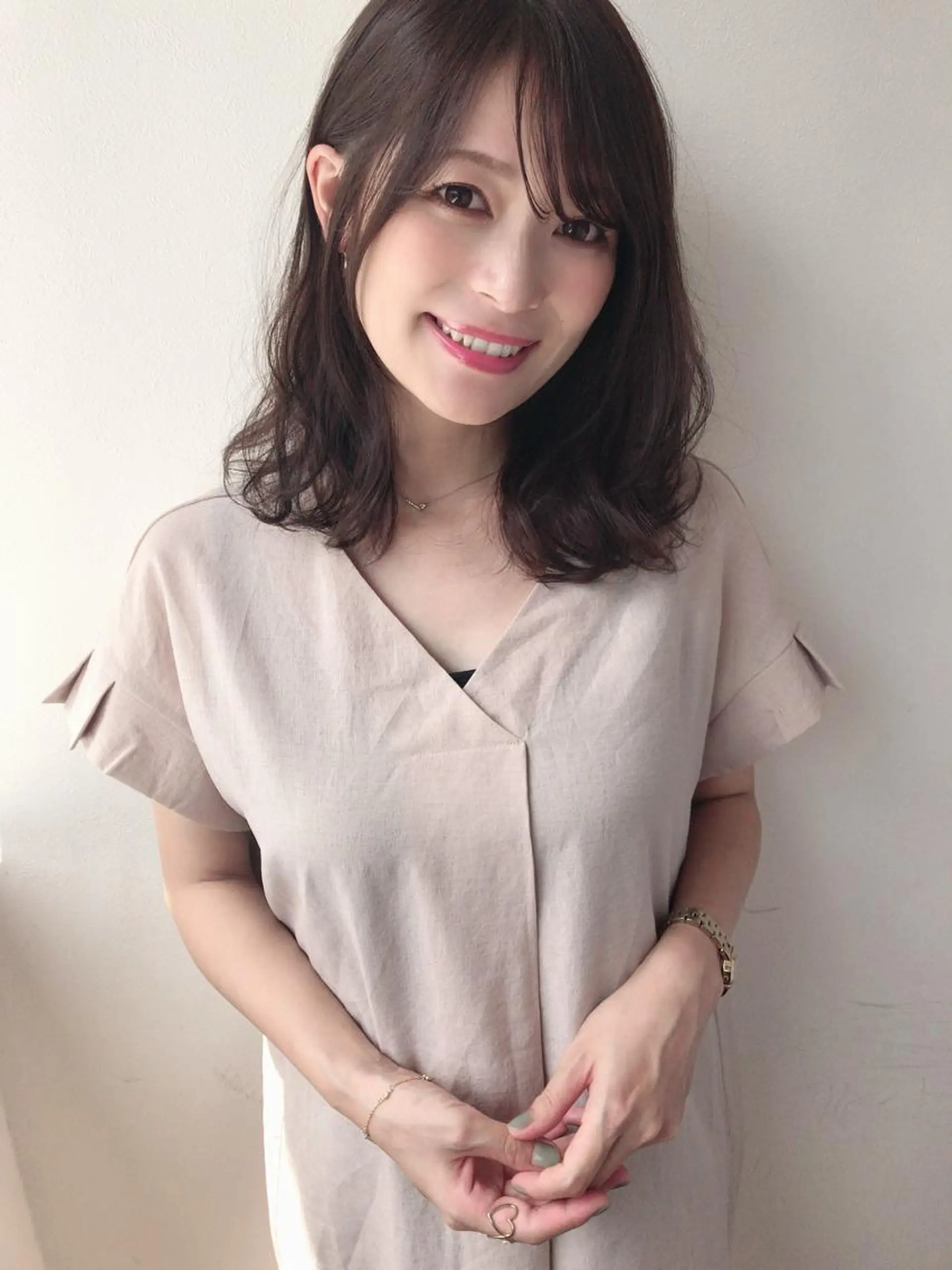 ミディアム カラー パーマ ブラウンカラー ショコラブラウン カット ヘアカラー トリートメント ツヤ髪になりたい方へ 🩷柴田知亜希のヘアスタイル