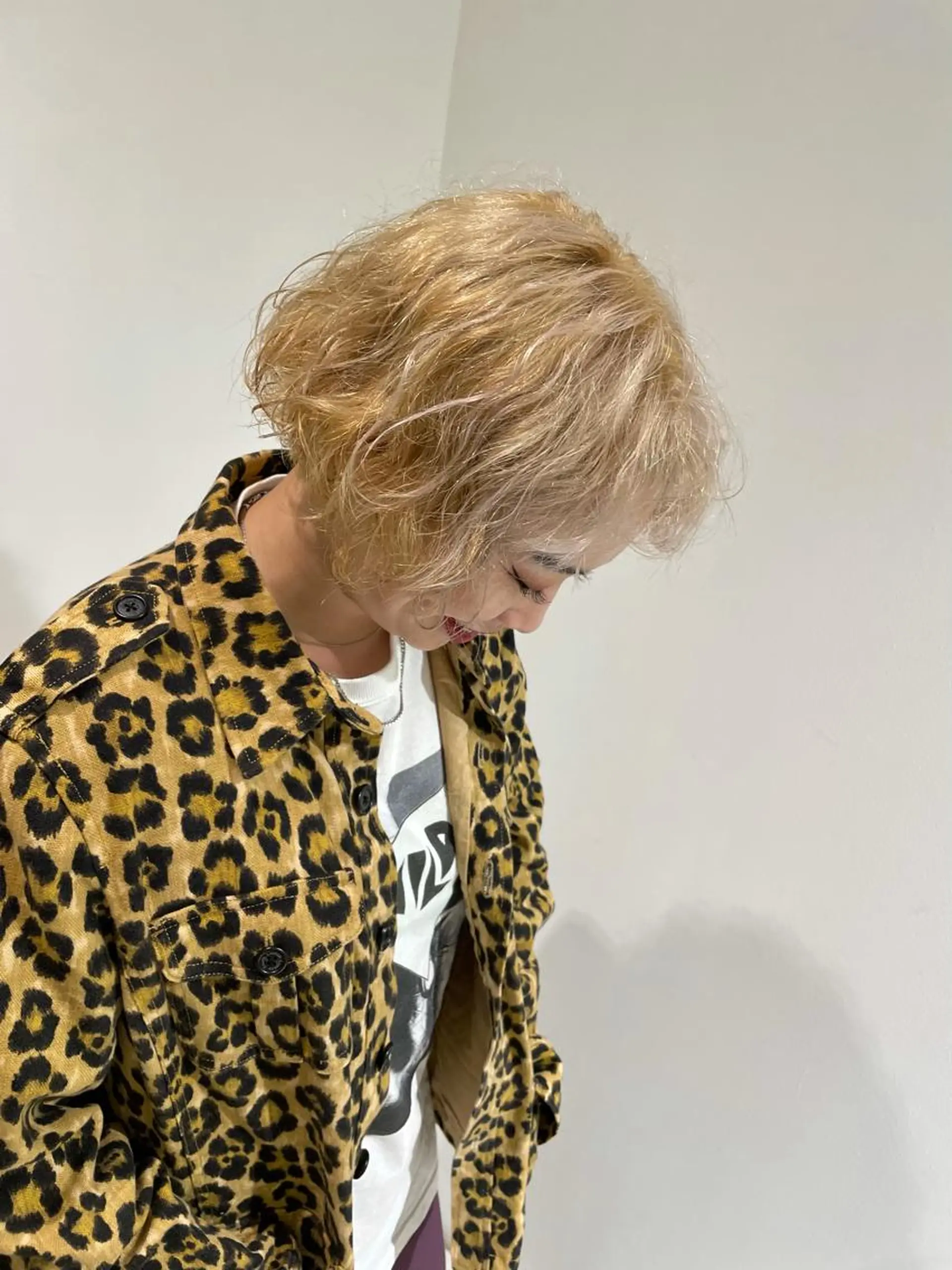 ショート カラー パーマ ブリーチ ブリーチ/レイヤー 🌻Mutsumiのヘアスタイル