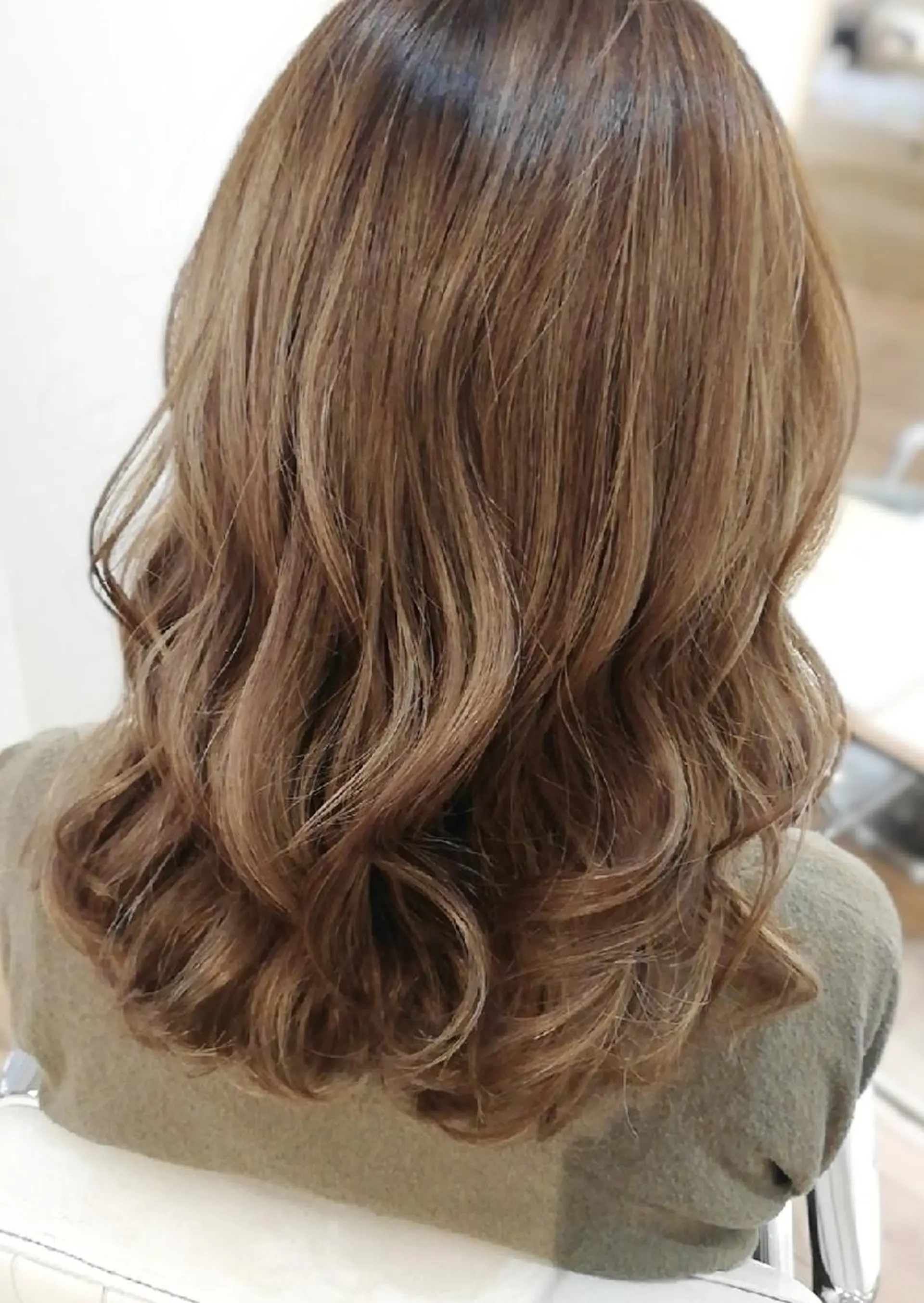 ミディアム ヘアカラー トリートメント NEWI京橋 *satokoのヘアスタイル