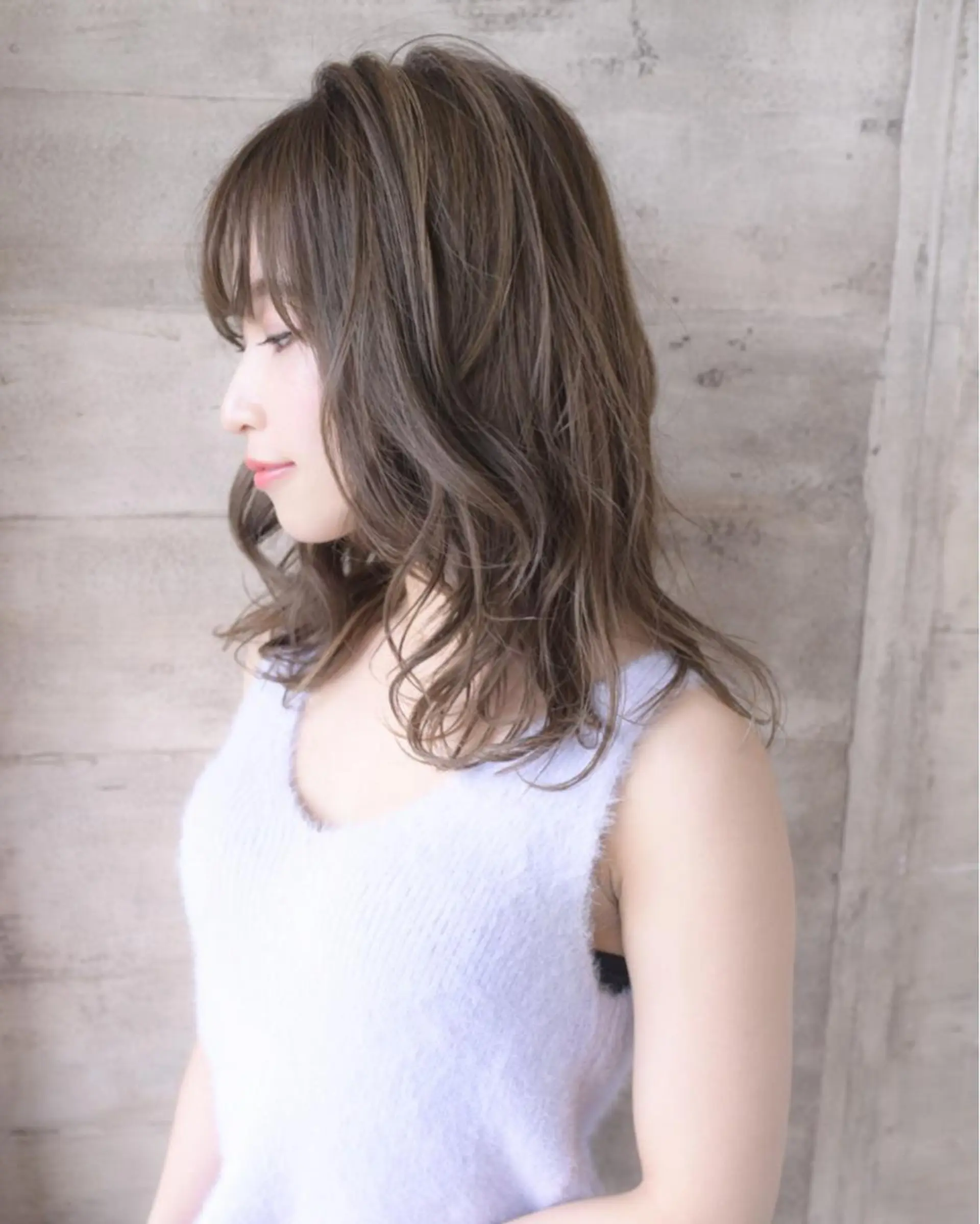 セミロング KAMIGAMI所属・KAMIGAMI SAKAEのヘアスタイル