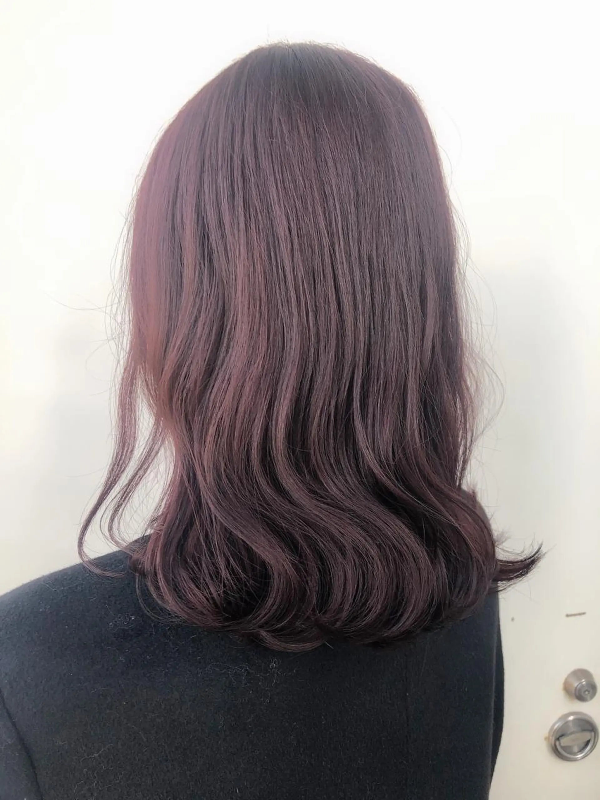 ミディアム カラー カット ヘアカラー トリートメント 韓国🇰🇷レイヤー 映える顔周り🩷のヘアスタイル