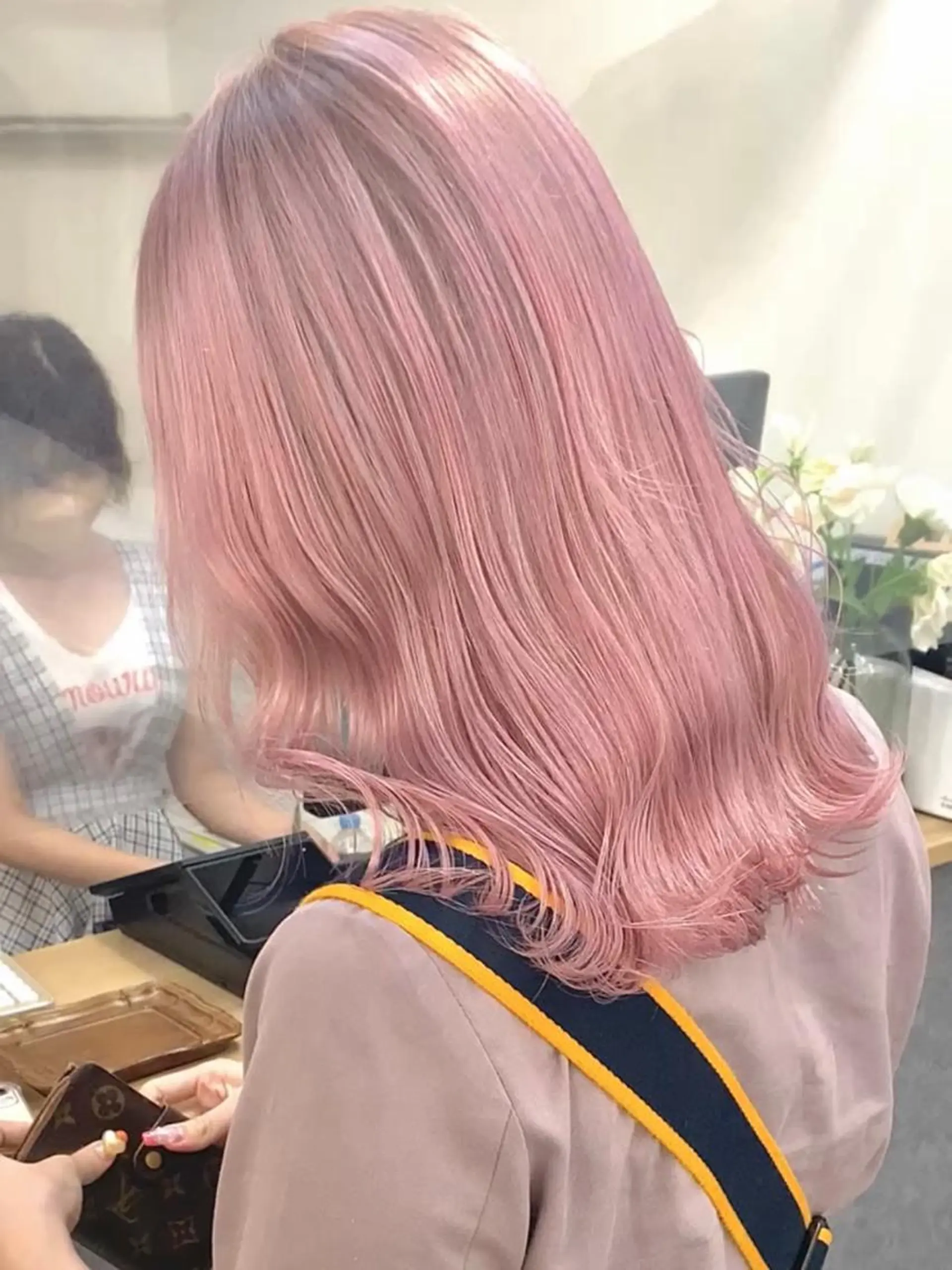セミロング カラー ピンクカラー ホワイトピンク ヘアカラー トリートメント ヘアセット 💘カラー特化美容師 尾崎拓己のヘアスタイル