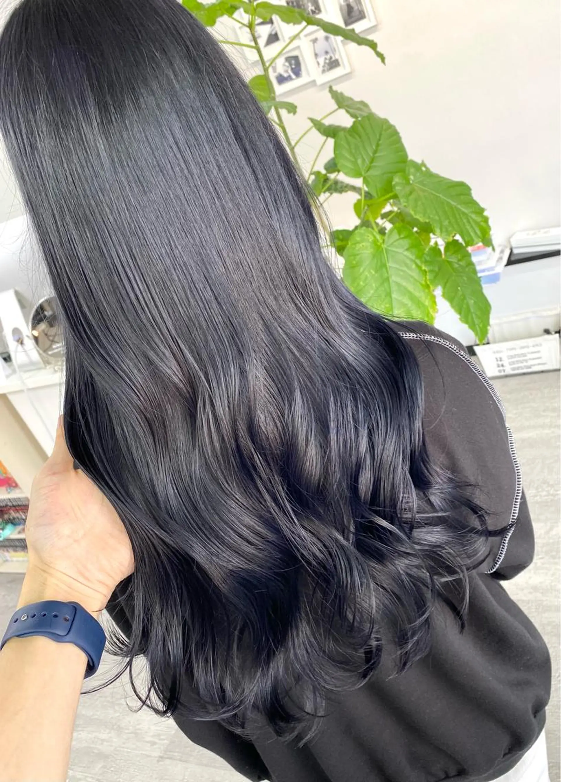 ロング カラー 名畑 裕貴のヘアスタイル