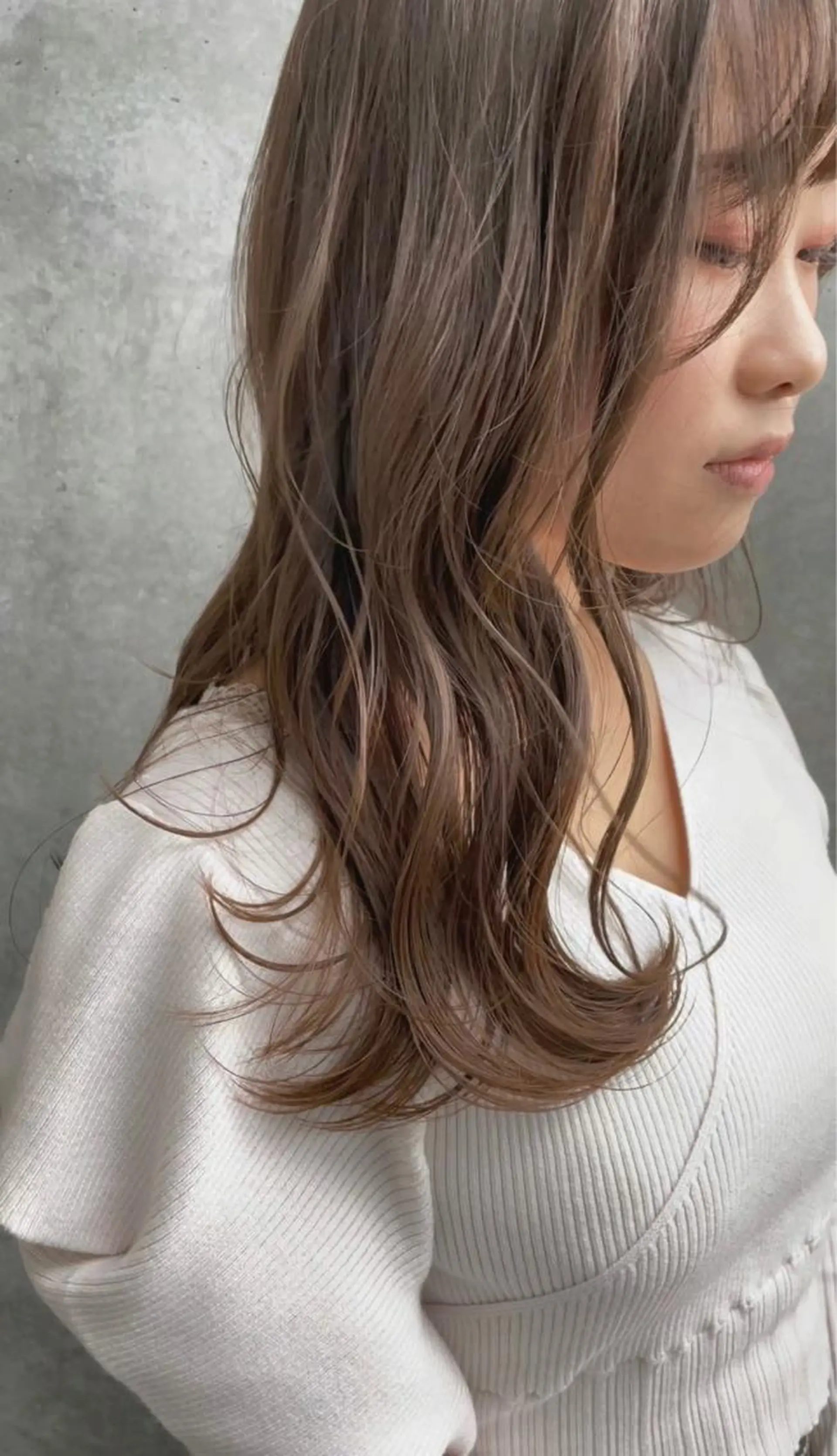 カラー ma'am Zee所属・石川 葵のヘアスタイル