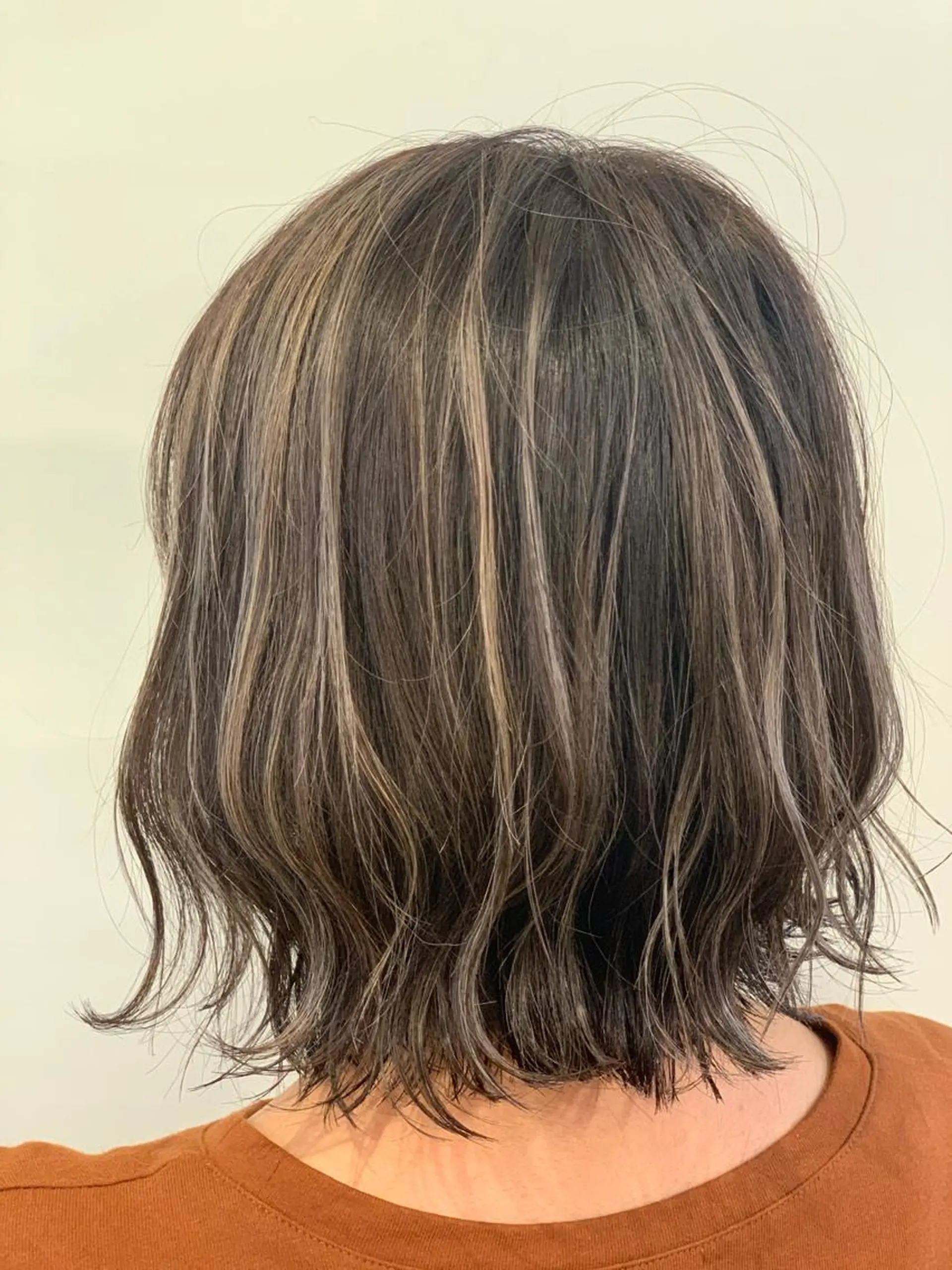 ミディアム ハイライト 平尾 拓也のヘアスタイル