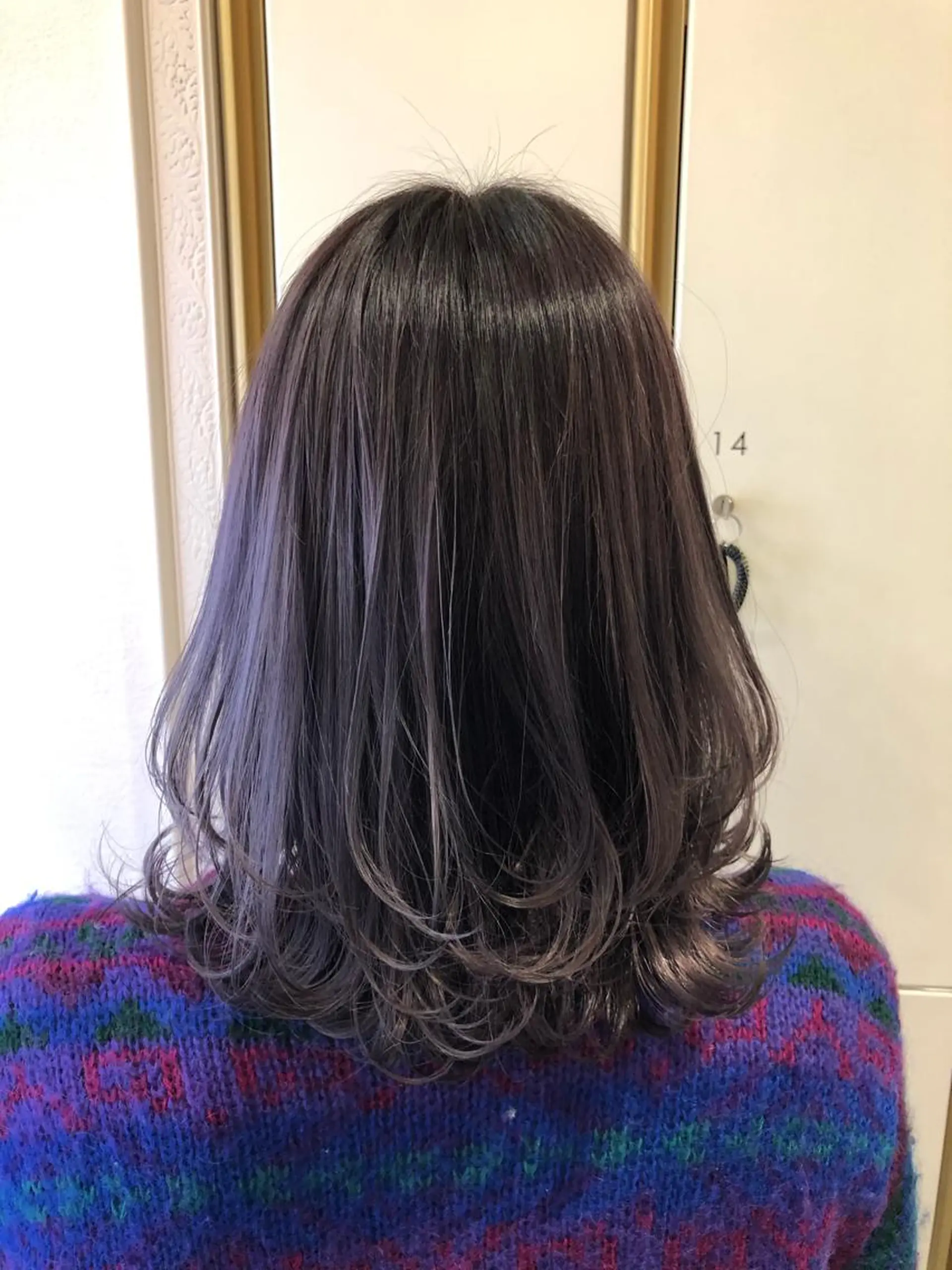 ミディアム カラー パープルカラー カット ヘアカラー トリートメント 渕向 克海のヘアスタイル