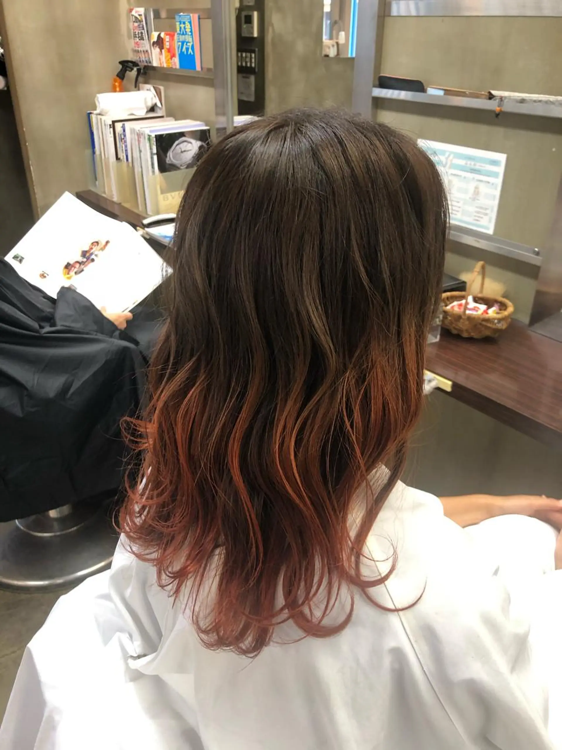 セミロング カラー グラデーションカラー オレンジ カット ヘアカラー ROBOT   PLUS所属・大野 悠平のヘアスタイル