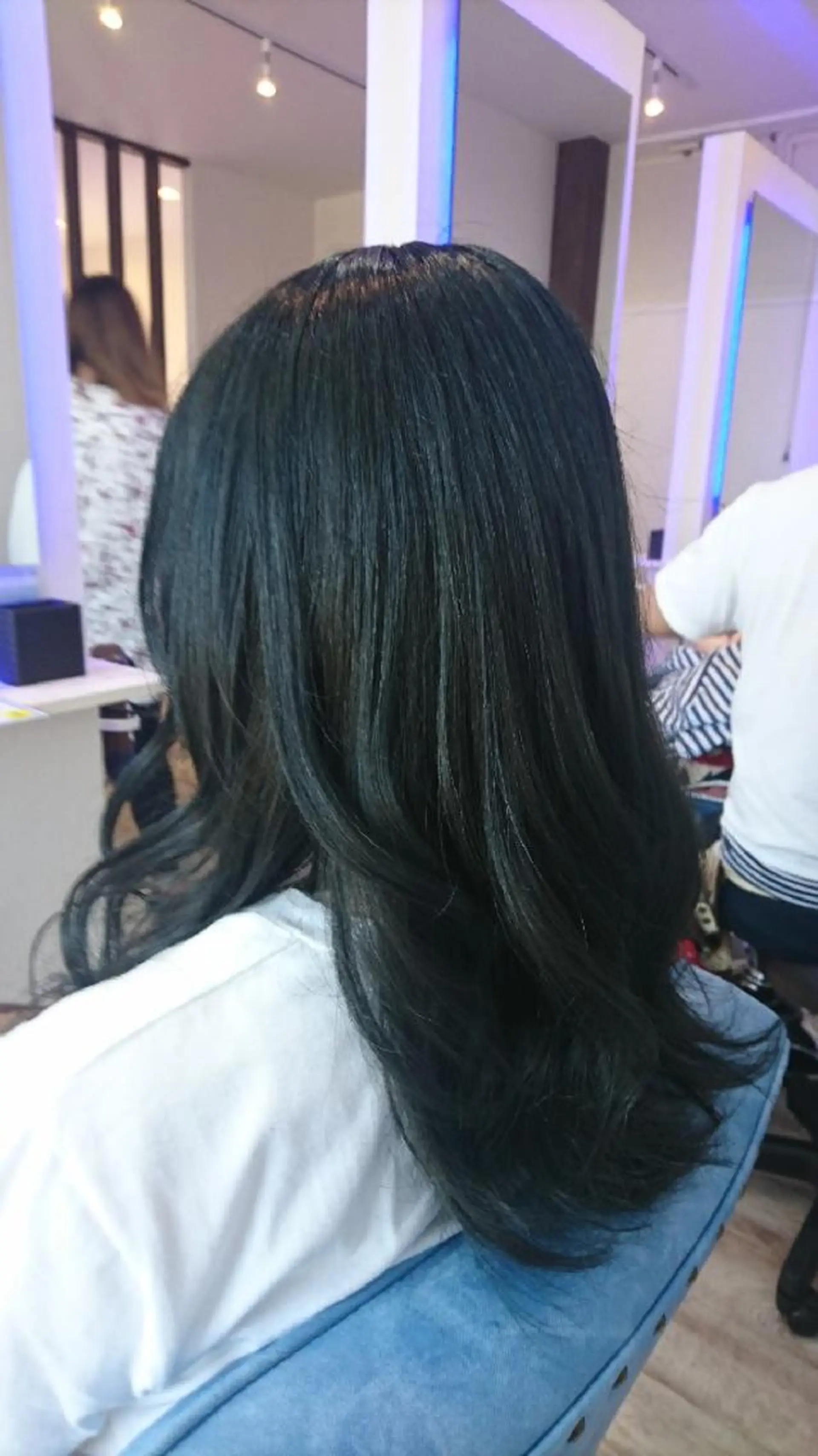 ロング カラー 黒髪 ブルーカラー ブルーブラック 中嶌 健一のヘアスタイル