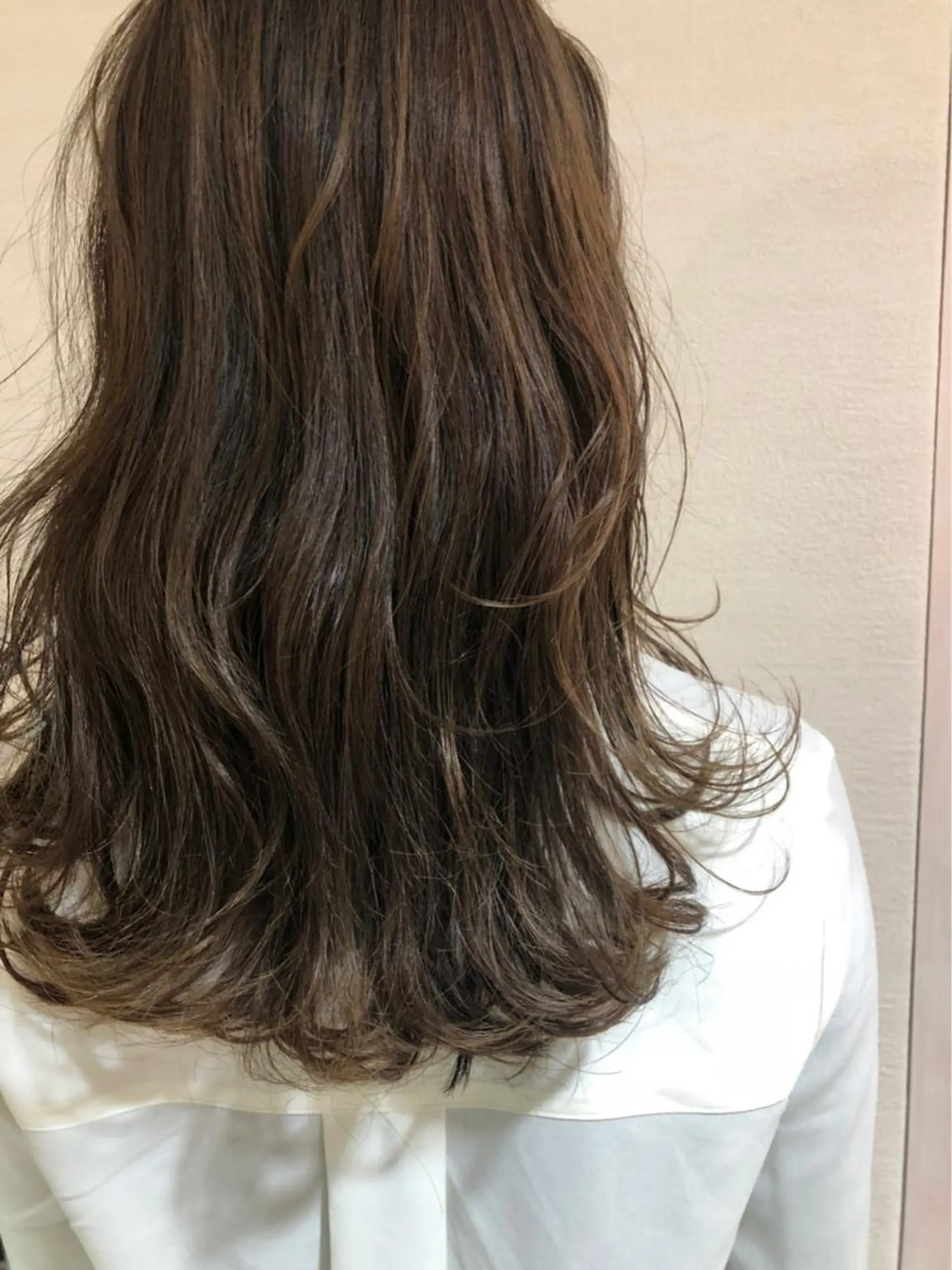 ロング カラー パーマ ネイル マツエク・マツパ レイヤー&カラー 人気美容師倉崎涼のヘアスタイル