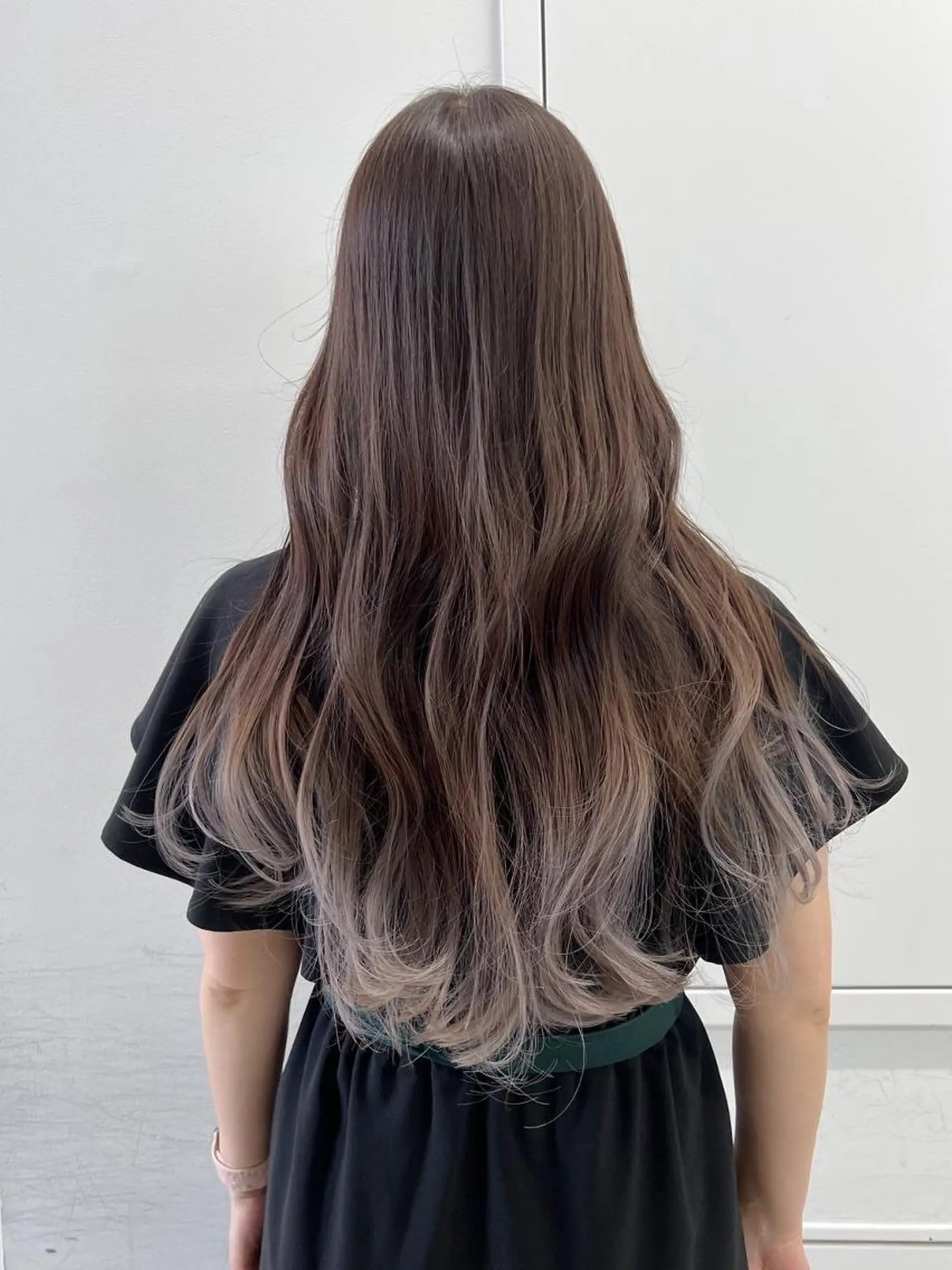 ロング カラー 透明感カラー グラデーションカラー 顔周りカット レイヤーカット 【公式】amble luxe 中野のヘアスタイル