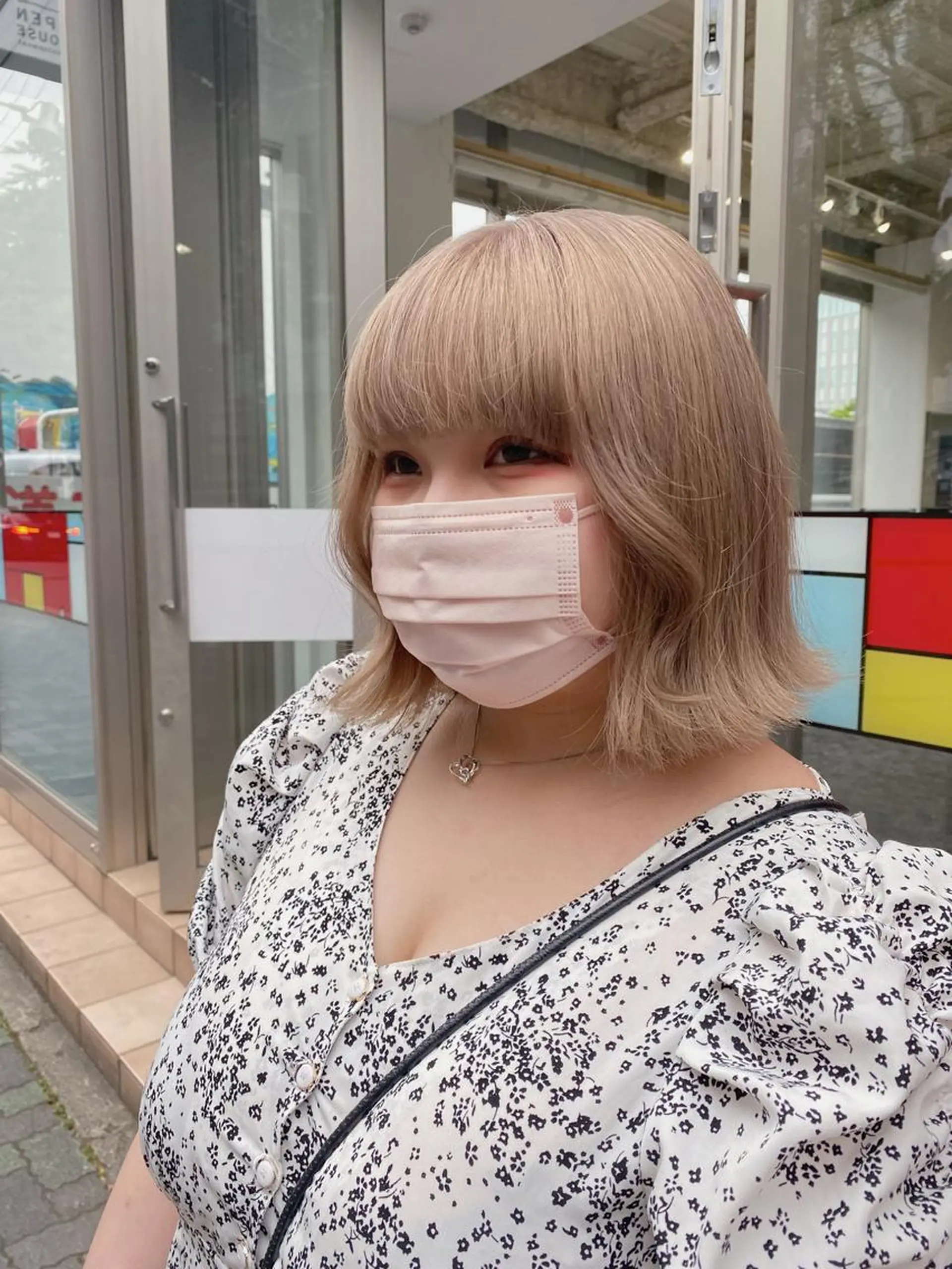 ミディアム カラー 切りっぱなしボブ ベージュカラー ミルクティーベージュ ボブ ヘアカラー トリートメント 鈴木直之/ボブパーマ /ボブのヘアスタイル
