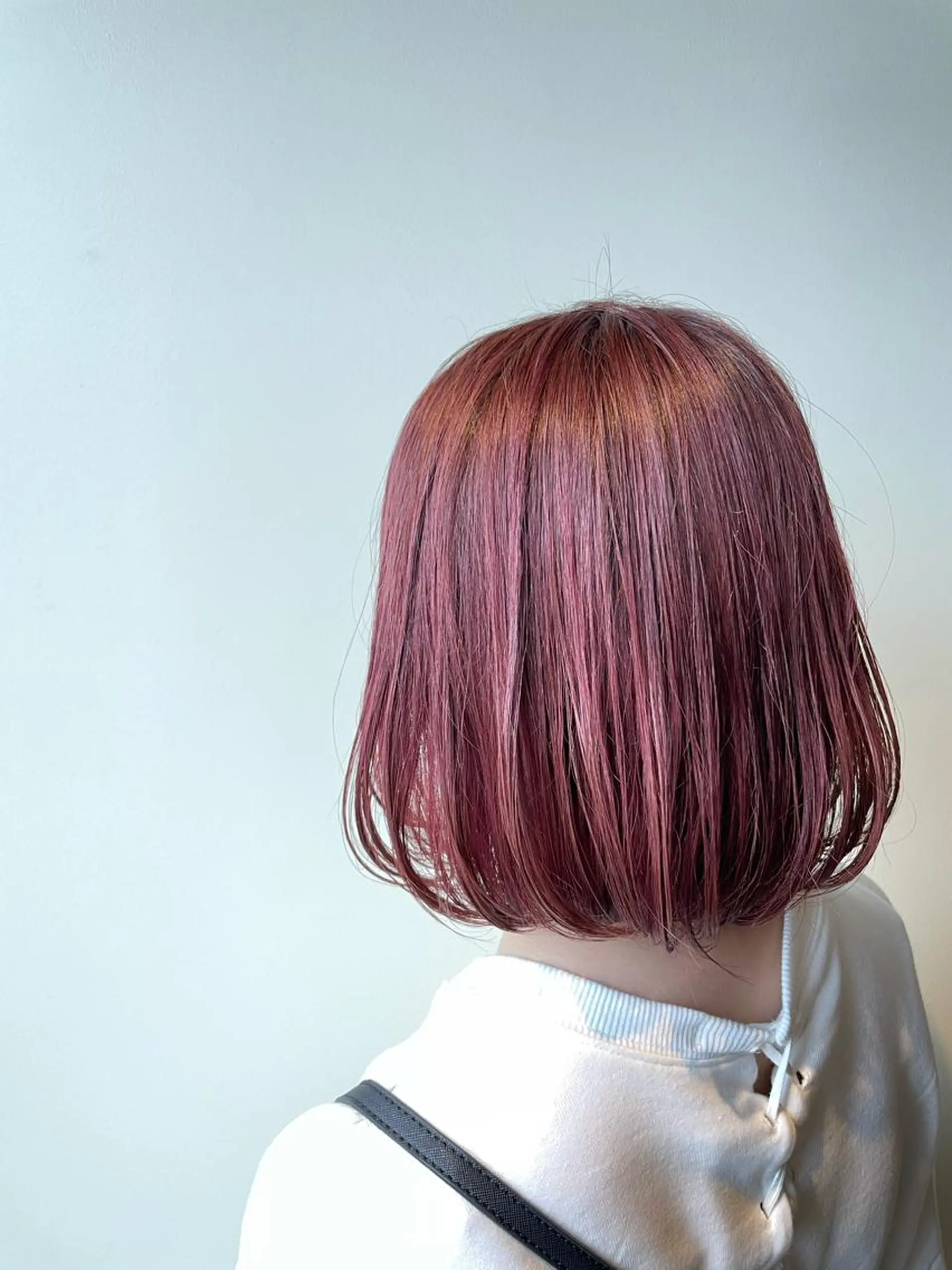 ショート カラー ピンクカラー レイヤー/艶カラー 🫧守利のヘアスタイル