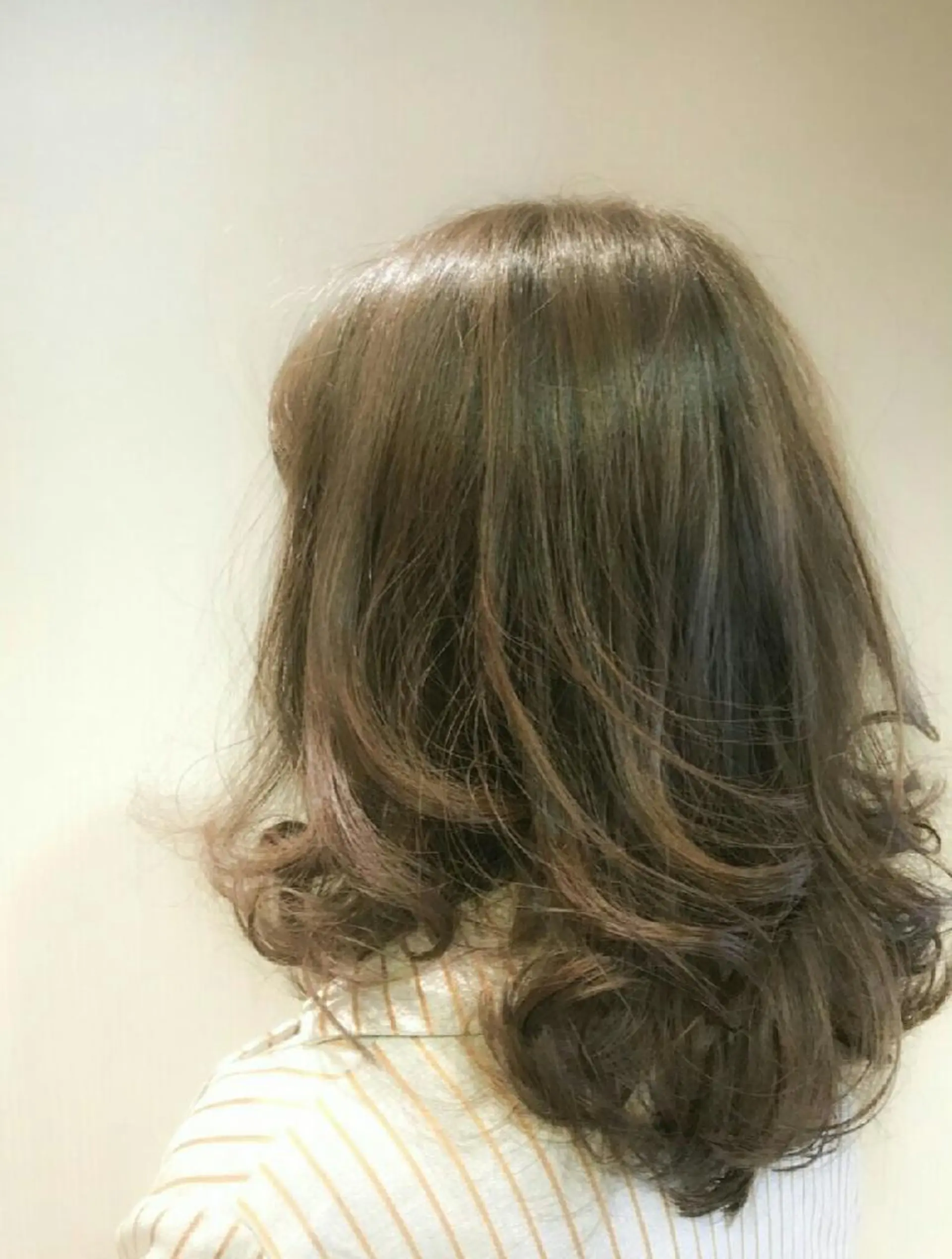 ミディアム カラー アッシュ アッシュブラウン ブラウンカラー ◎モチマル チアキ◎のヘアスタイル