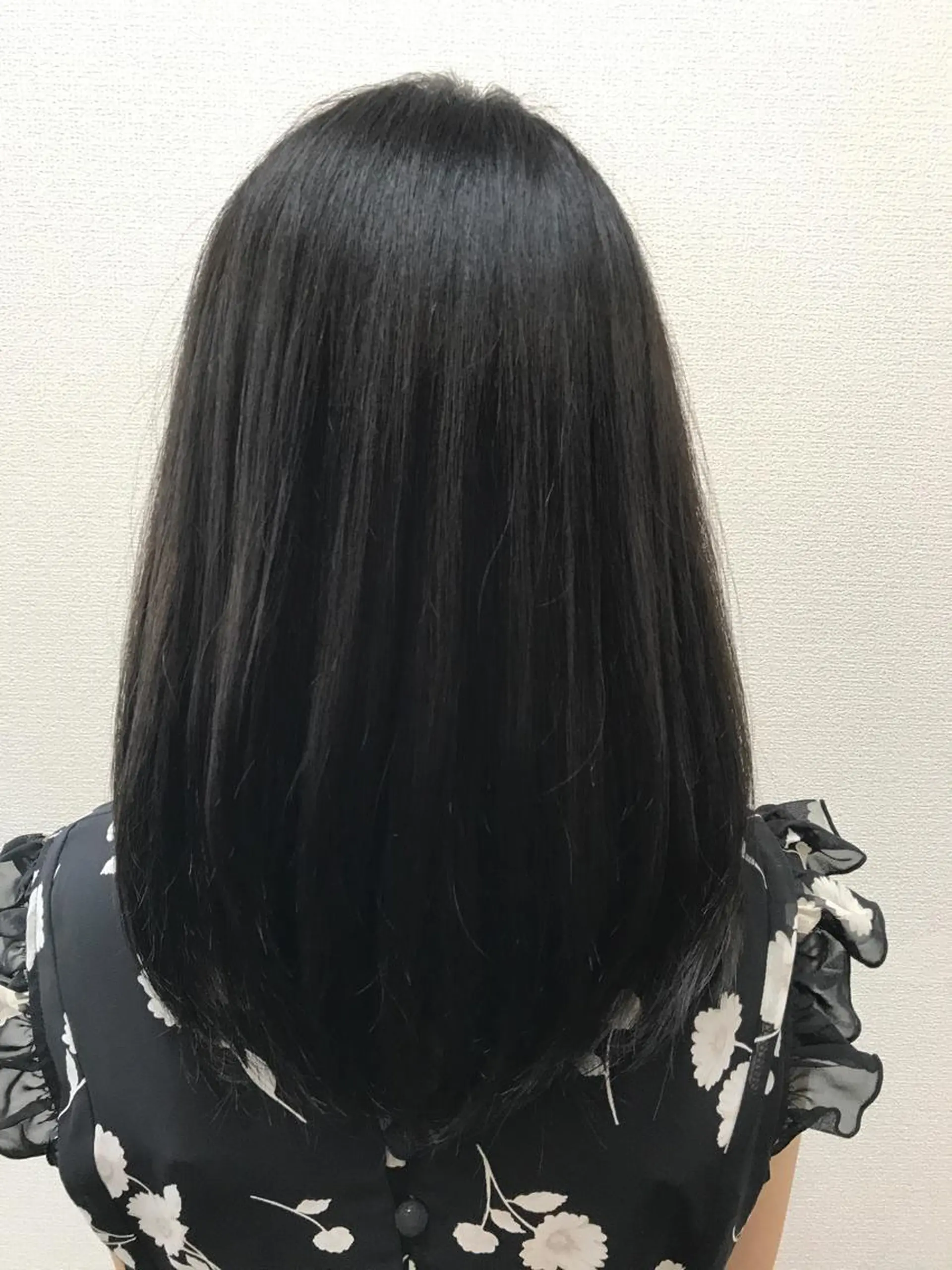 ミディアム カラー 黒髪 ブルーカラー ブルーブラック 透明感カラー ヘアカラー HAIR  SALON C.C所属・吉森 満俊のヘアスタイル