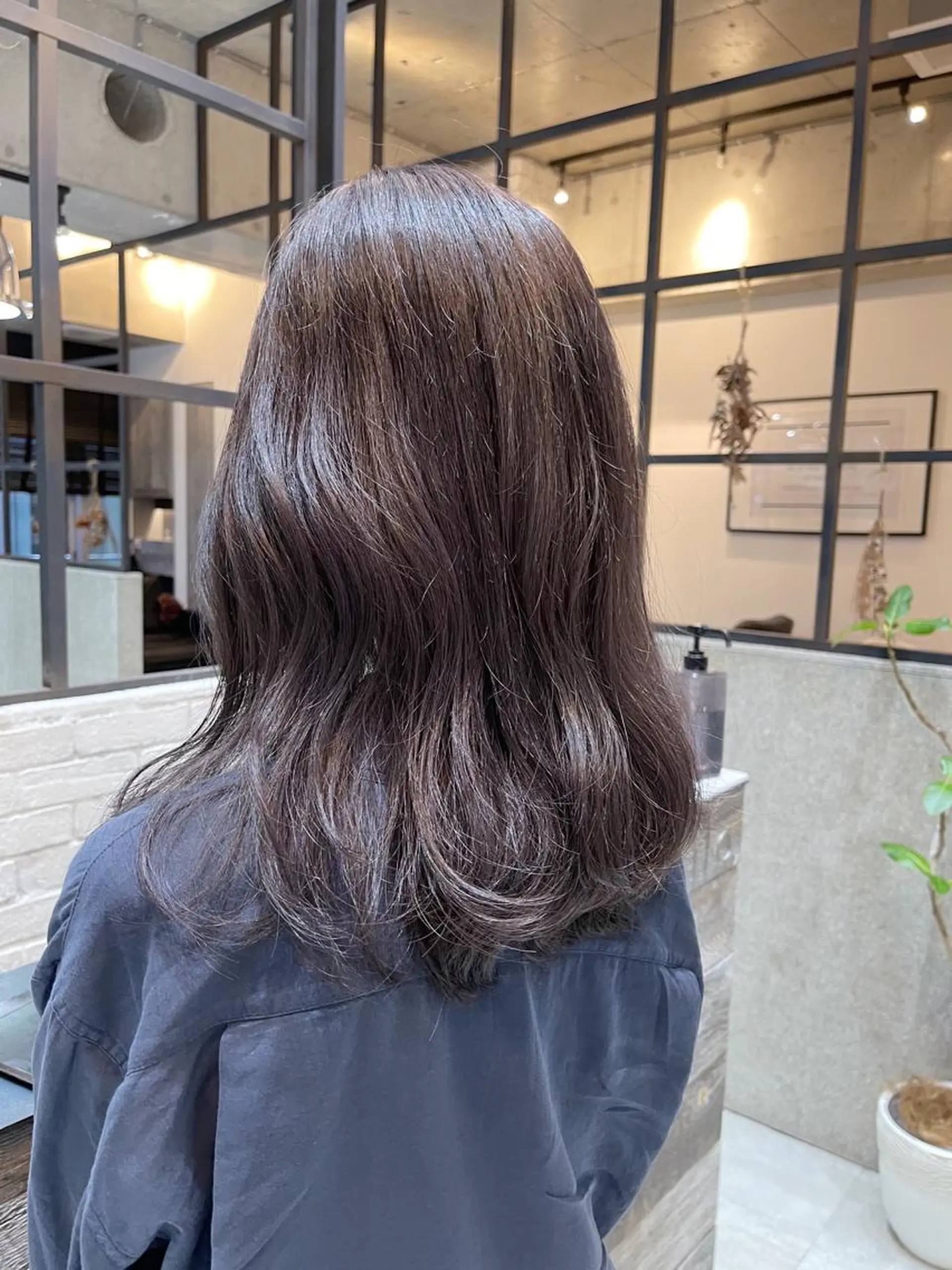 セミロング カラー アッシュ ラベンダーカラー ラベンダーアッシュ ヘアカラー トリートメント 🌿ニュアンスヘア 🌿福田沙也加のヘアスタイル