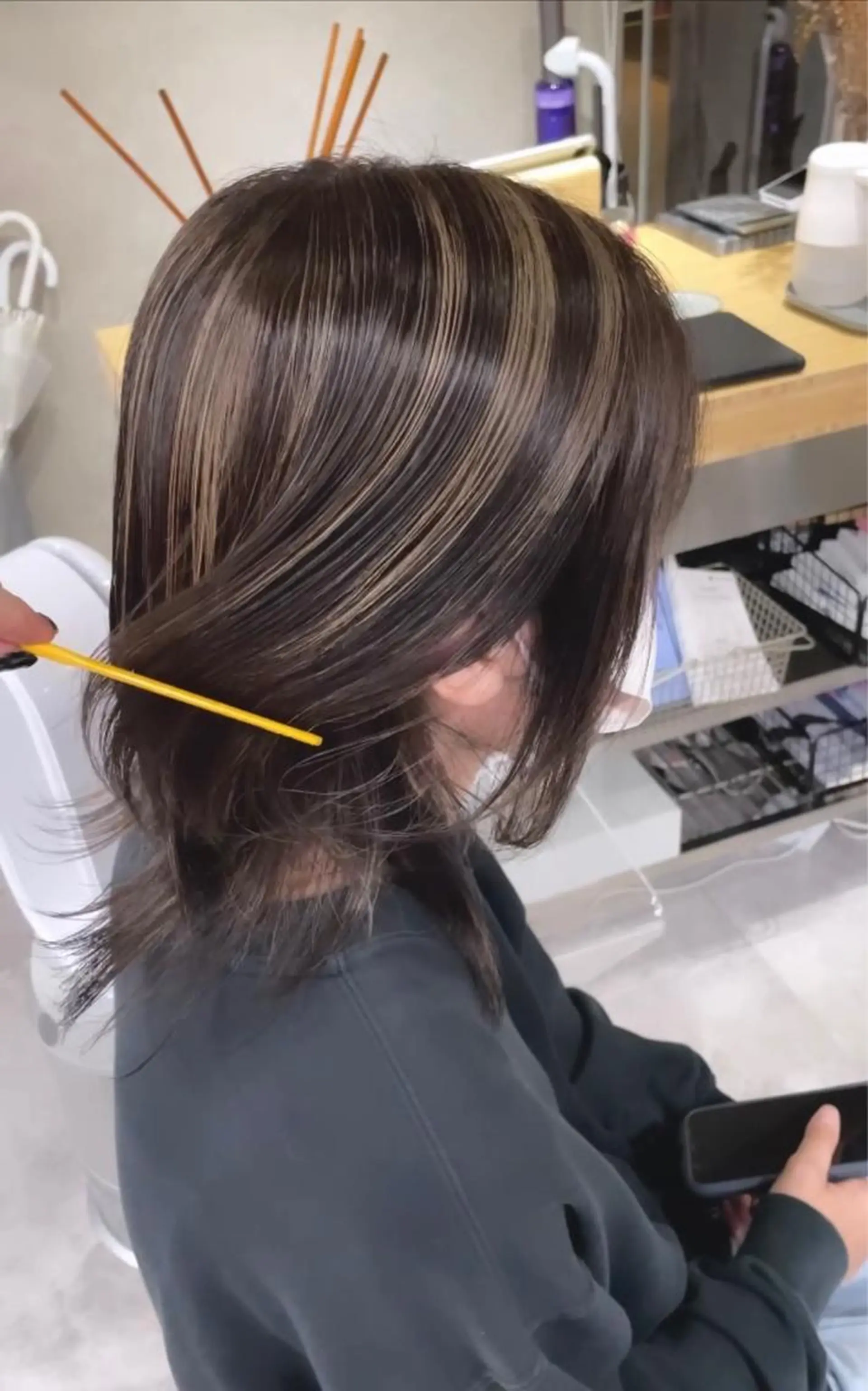 ミディアム ハイライト REDEAL SHIBUYA所属・maya/レイヤー カット/ミインパーマのヘアスタイル