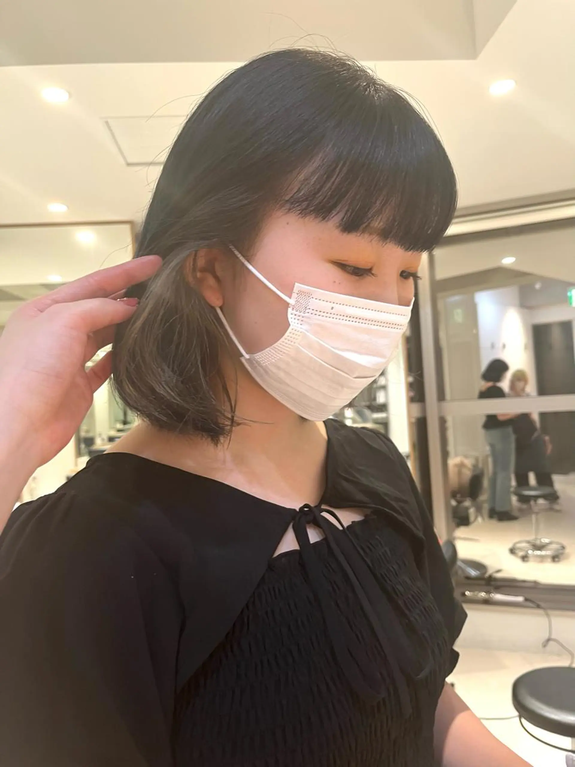 ミディアム カラー ヘアアレンジ ベージュカラー ブリーチ 透明感カラー MAYU/ハイトーン /レイヤー/横浜のヘアスタイル