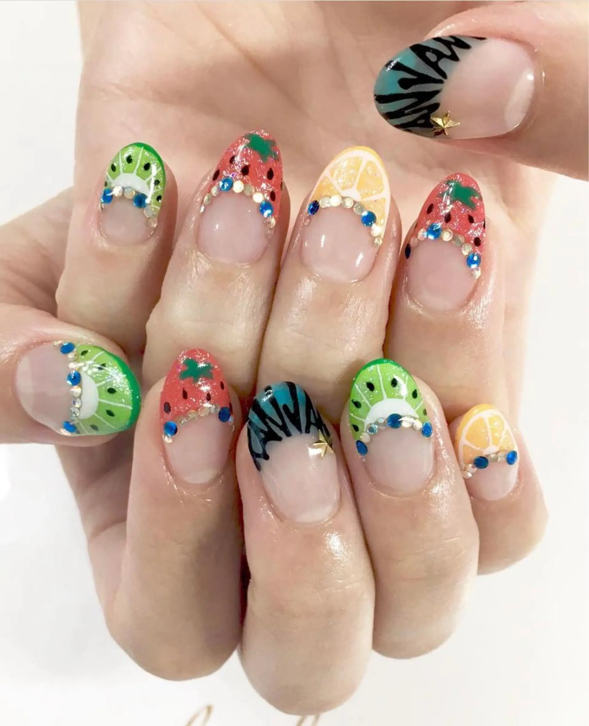ネイル 持ち込み ハンドネイル nailsalonMIR所属・ネイルサロン ミールのネイルデザイン