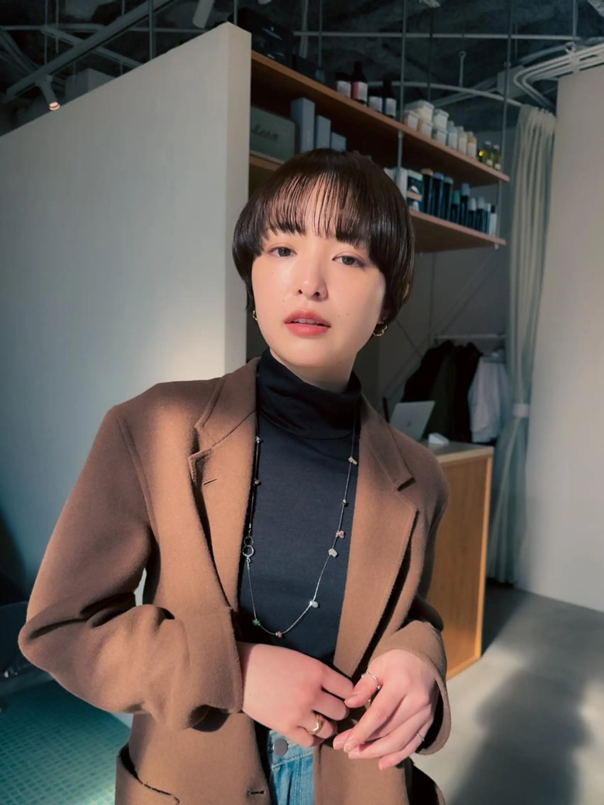 ミディアム 五屋 美咲のヘアスタイル