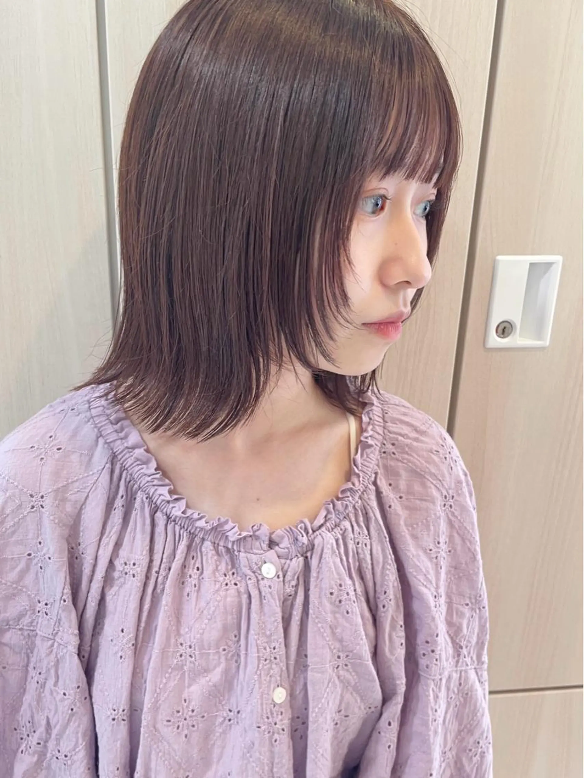 ミディアム チョコレートブラウン ボブ 顔まわりレイヤー レイヤーカット 外ハネヘア カット ヘアカラー トリートメント 【ボブ/個室サロン】 癒し空間mimuraのヘアスタイル