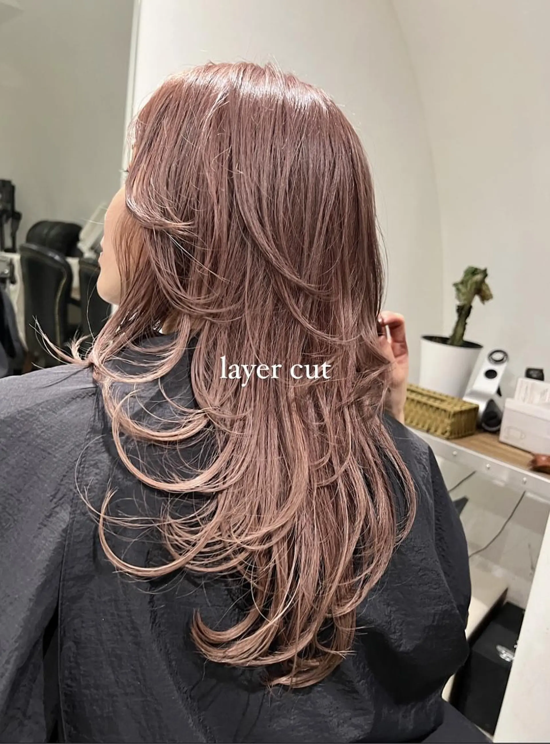 セミロング カラー ベージュカラー ピンクカラー ピンクベージュ レイヤーカット ヘアカラー トリートメント ayano/天神 ハイトーン/レイヤーのヘアスタイル