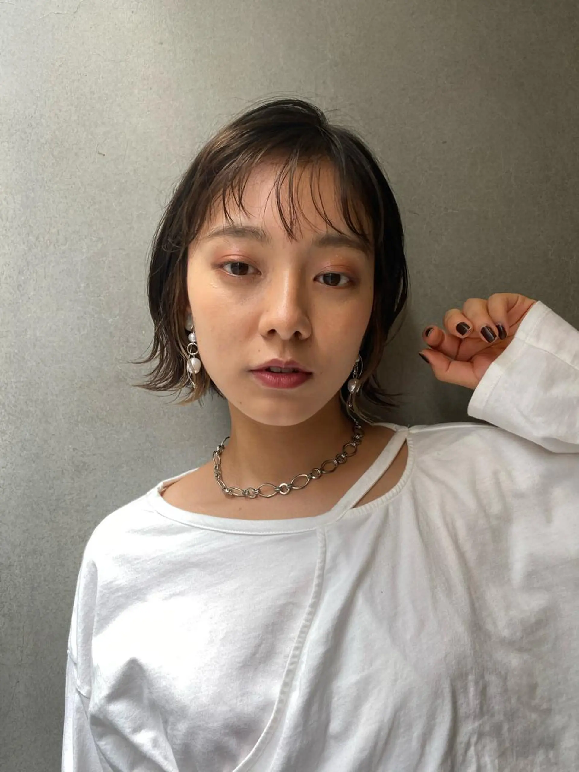 プレイングカラー🤍 細めハイライトのヘアスタイル