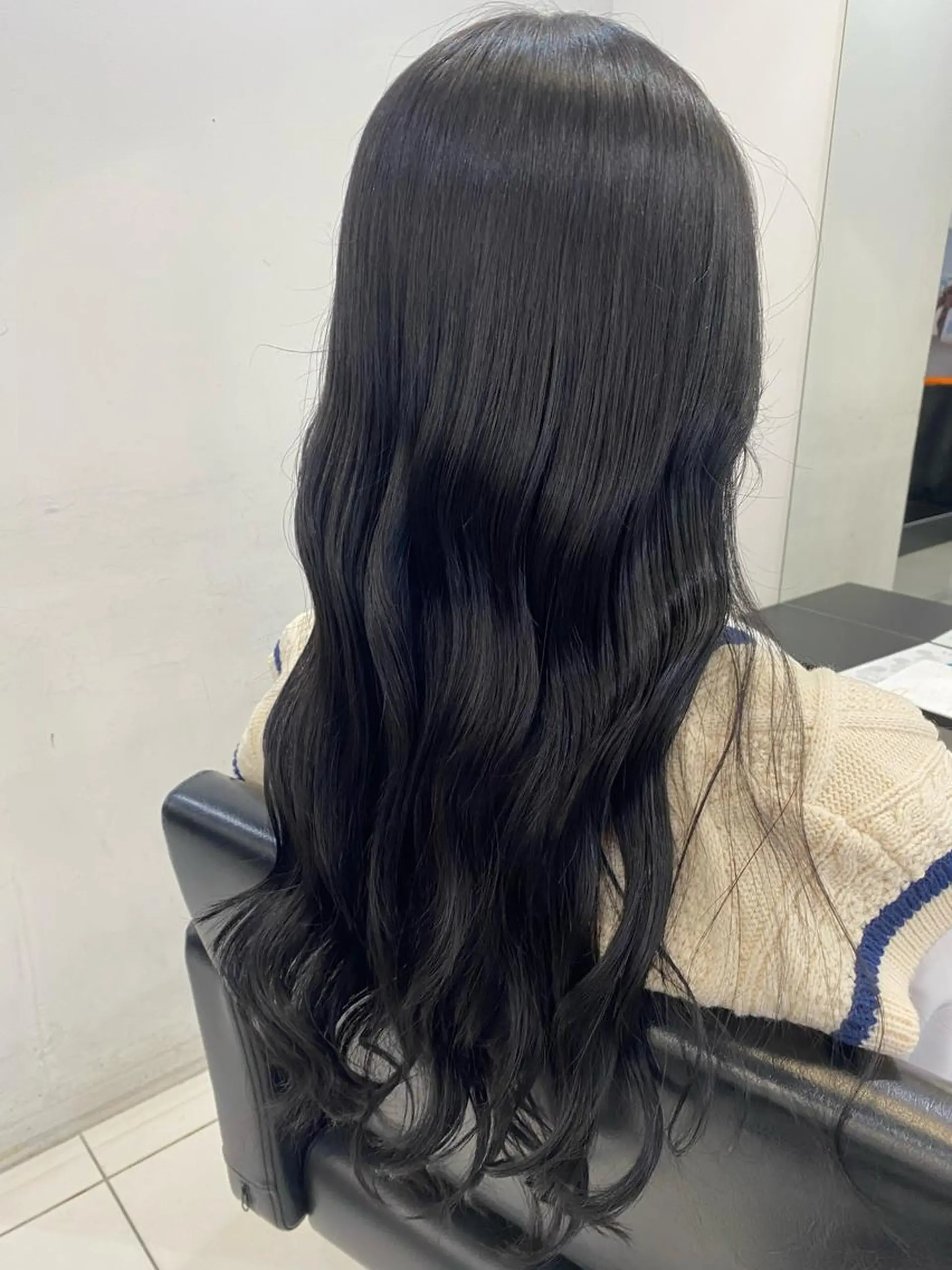 ロング カラー 小顔ショート🦋 八巻ちさとのヘアスタイル