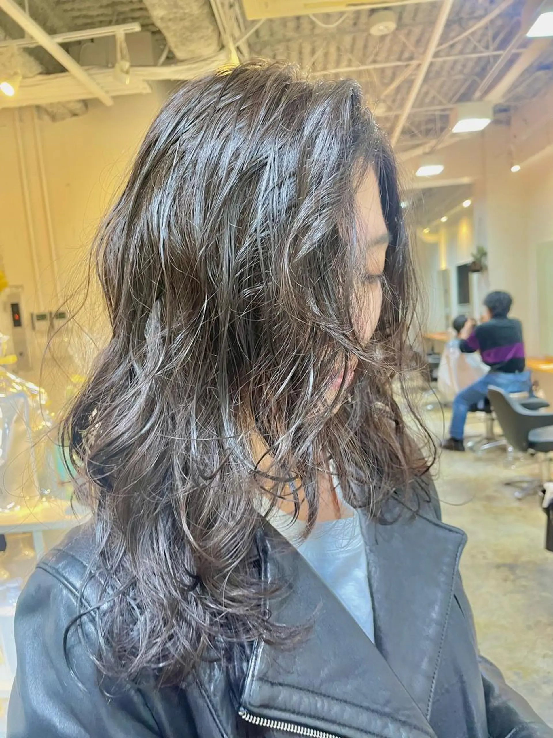 ミディアム パーマ カット パーマ トリートメント レイヤー／似合わせ TAKUYAのヘアスタイル