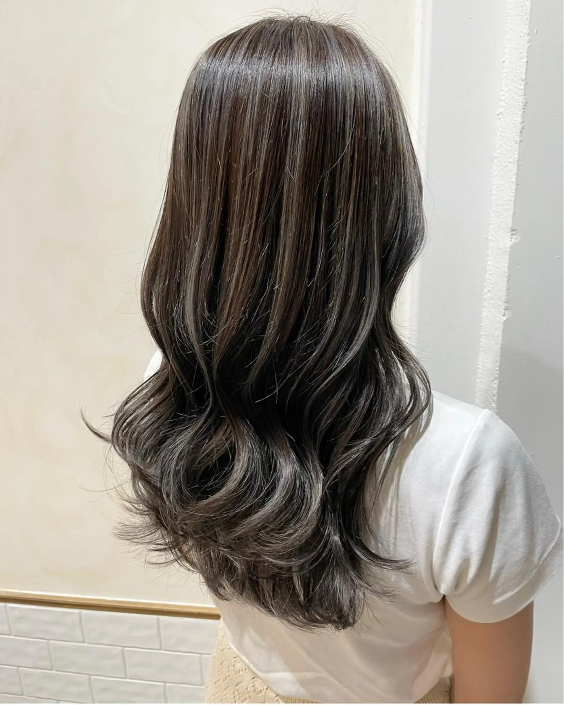 ロング ハイライト ROMEO 京橋のヘアスタイル