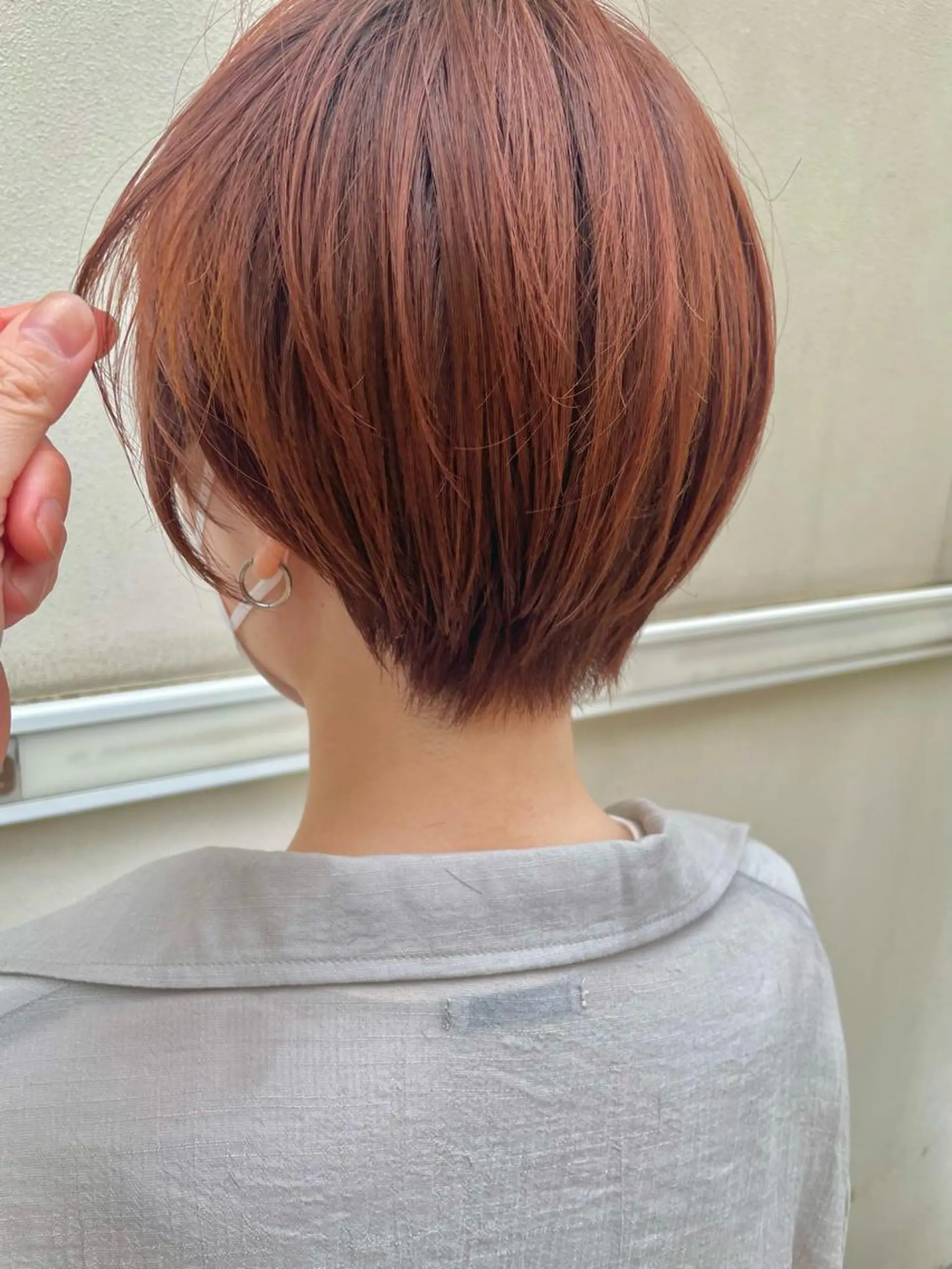 ショート カラー ブリーチ 透明感カラー ブリーチなしカラー オレンジ レッドカラー カット ヘアカラー ブリーチなしで透け感 暖色カラーボブaoiのヘアスタイル