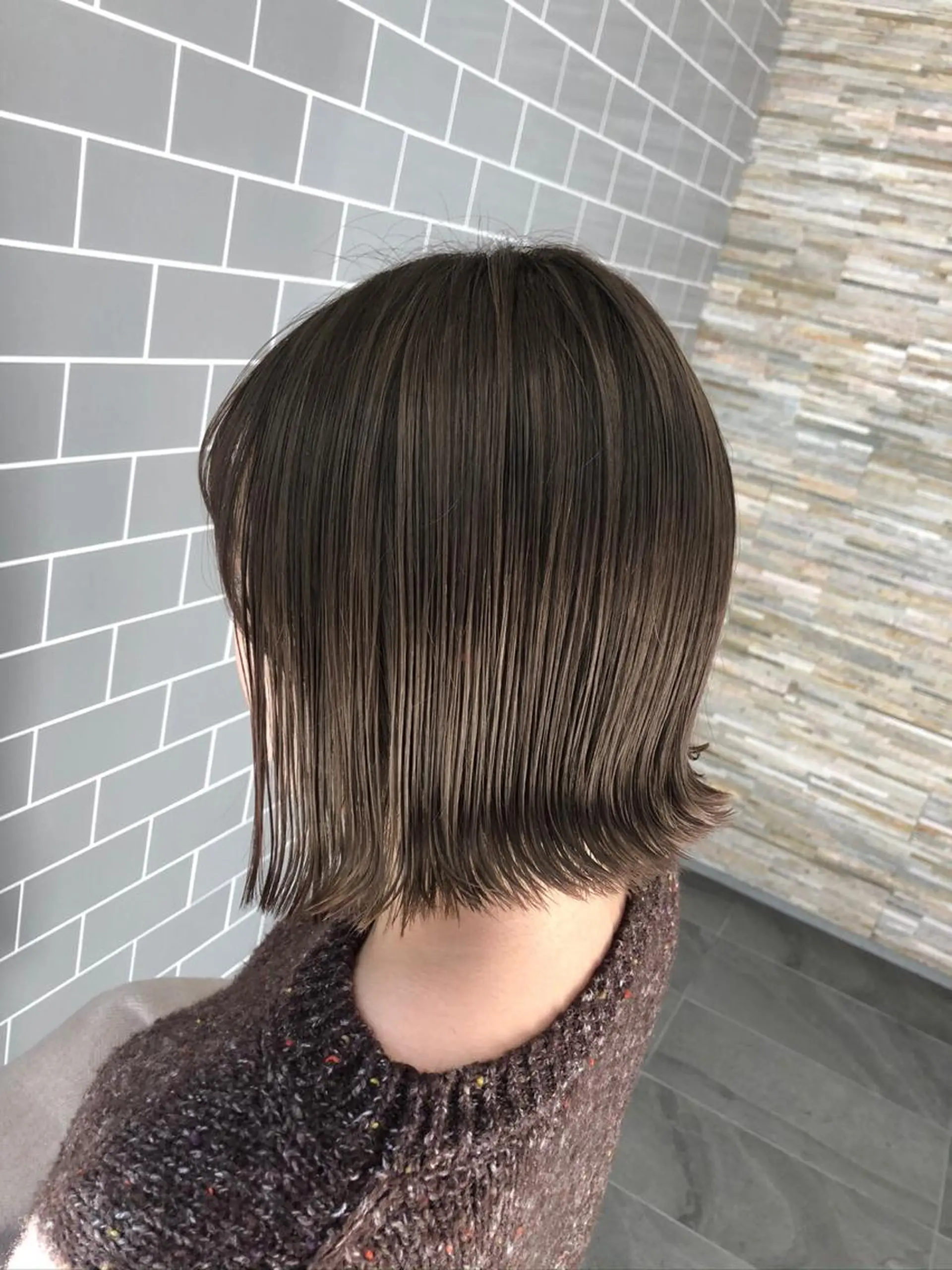 カラー ブリーチ グレージュ 大人上品くびれヘア 瀬野隼也のヘアスタイル