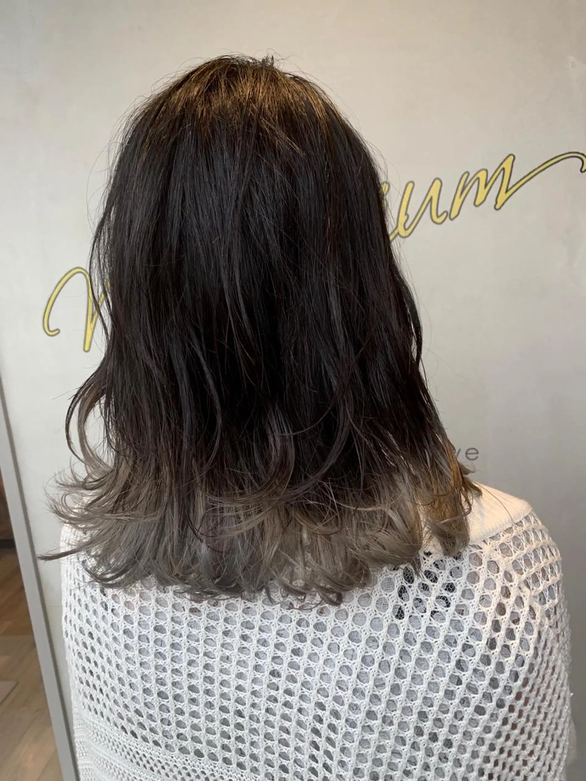 ミディアム ROBBY HIMERIのヘアスタイル