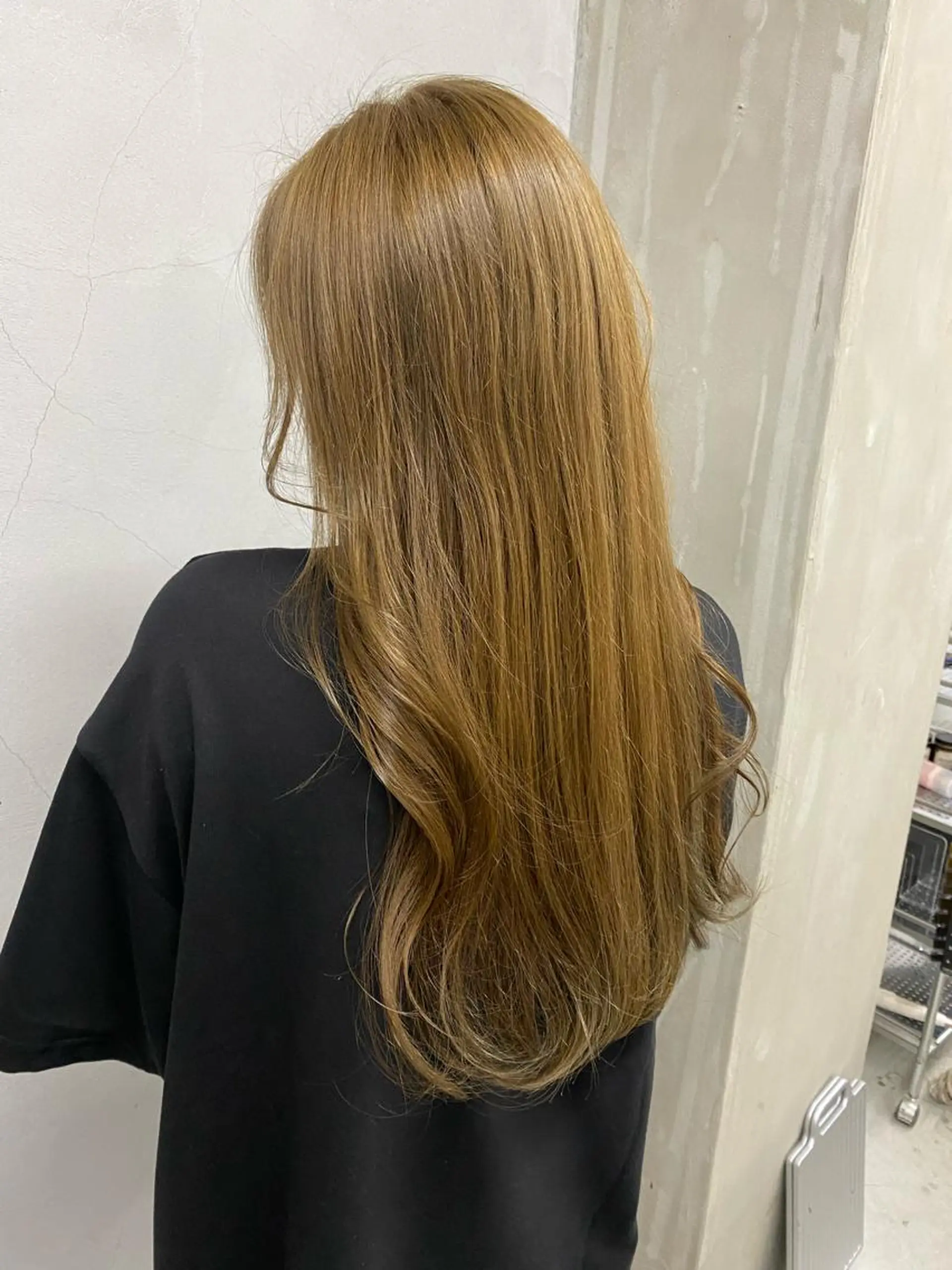 ロング カラー 黒髪 ブリーチ ブルーカラー ブルーブラック 田代 佳穂のヘアスタイル