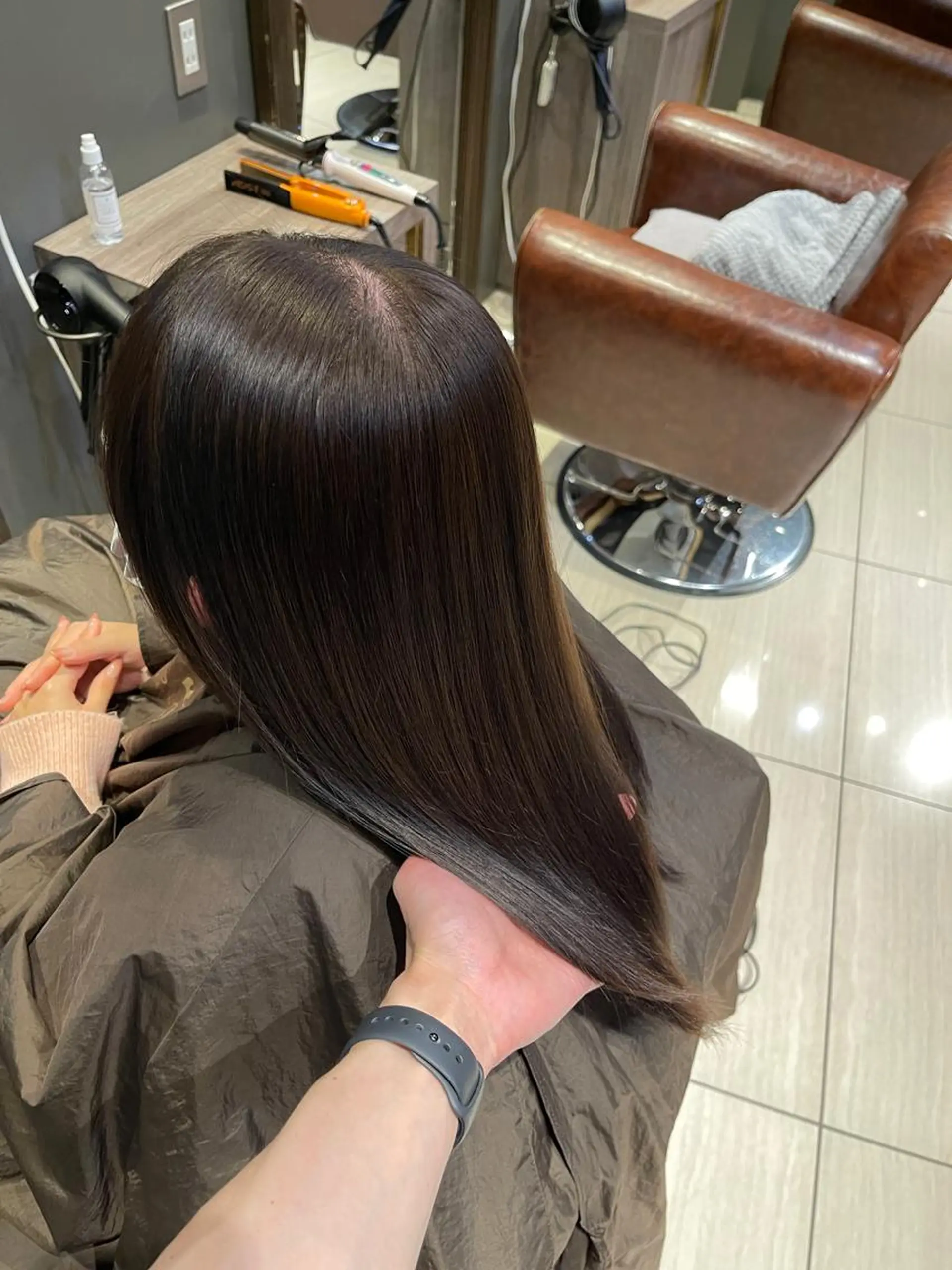 セミロング トリートメント カット ヘアカラー トリートメント 艶カラー/艶髪矯正 LOANA鈴木のヘアスタイル