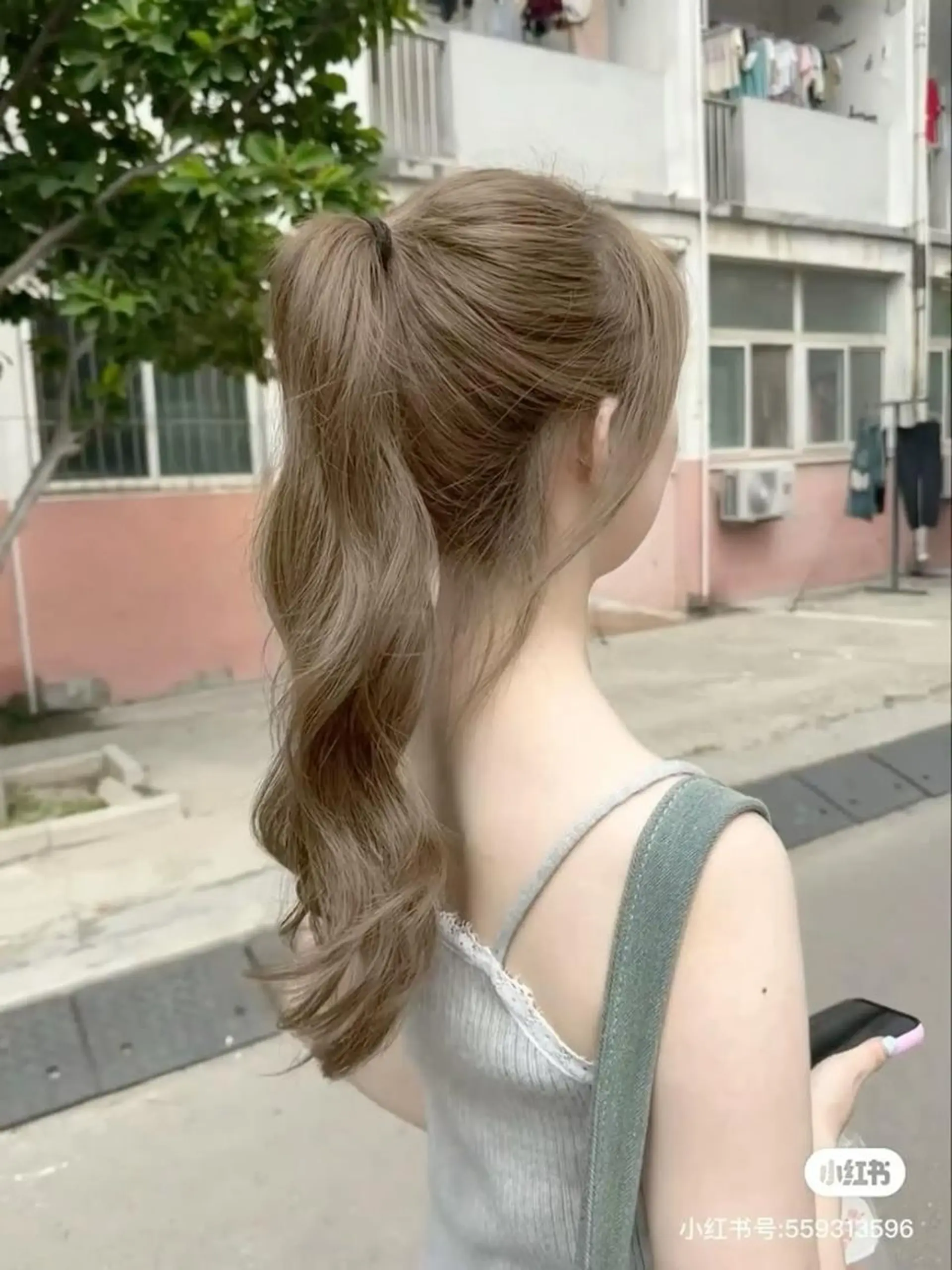 カラー 🫧トレンド艶髪🫧 グレージュカラー🫧のヘアスタイル