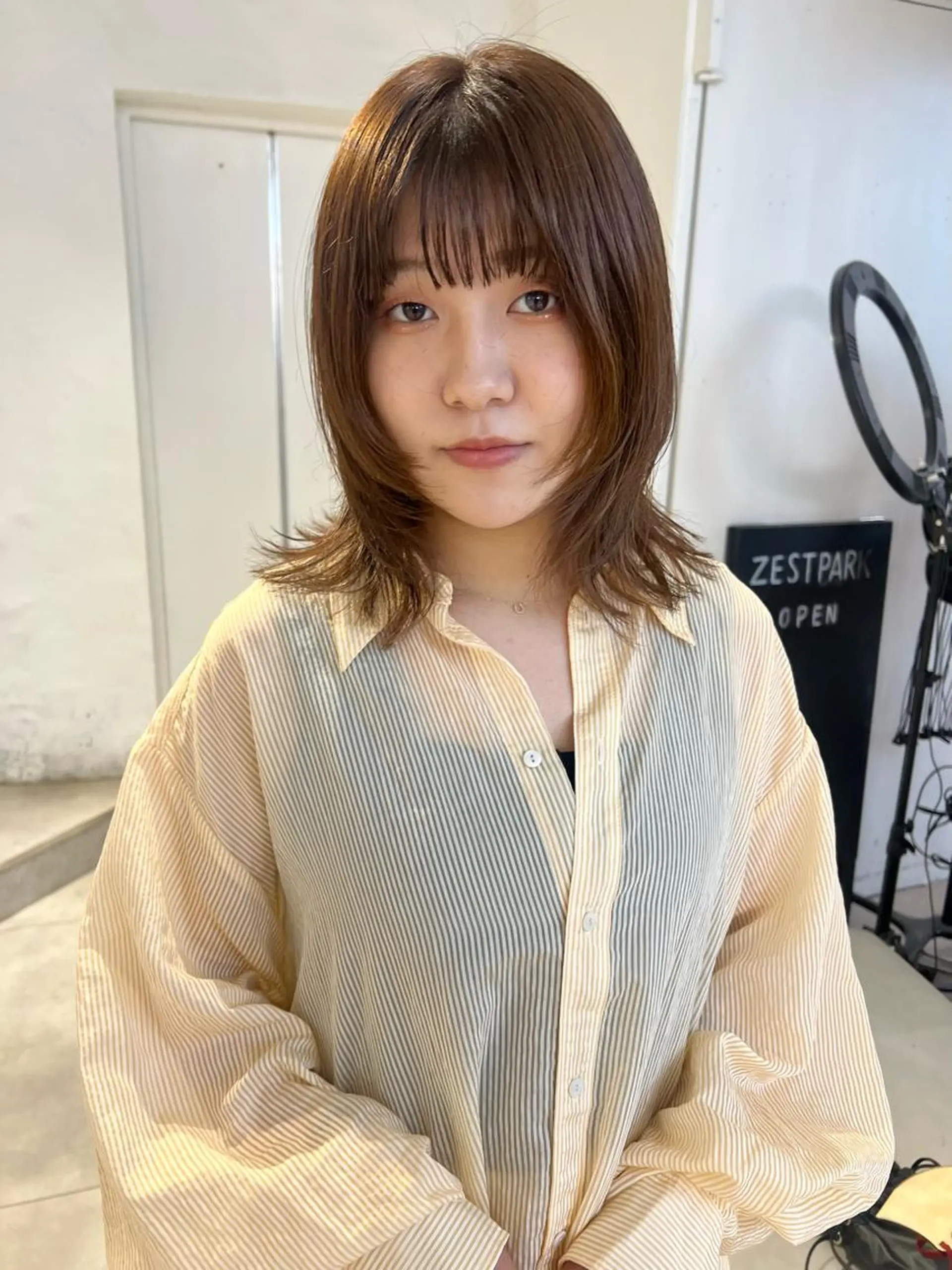 ミディアム カラー ブラウンカラー レイヤーカット 顔周りカット/透明感 カラー✂️MEIのヘアスタイル