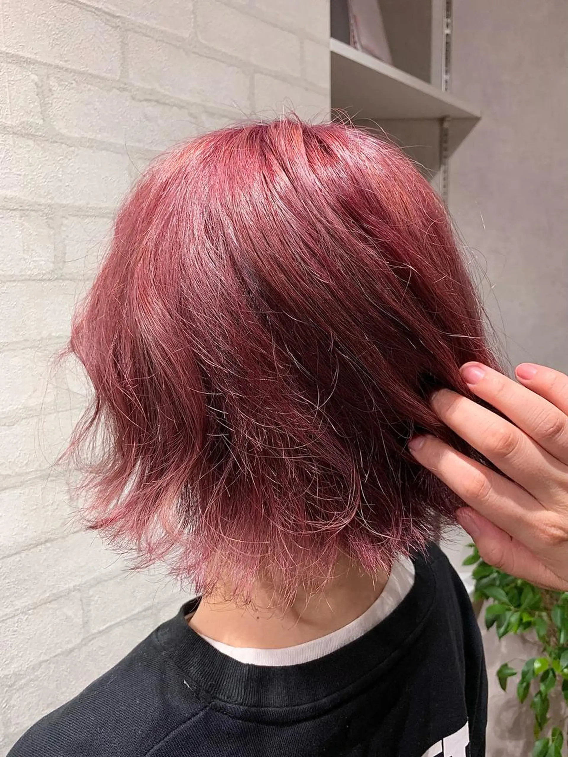 カラー ダブルカラー レッドカラー バイオレットカラー ヘアカラー Vis ill所属・イリオモテ レナのヘアスタイル