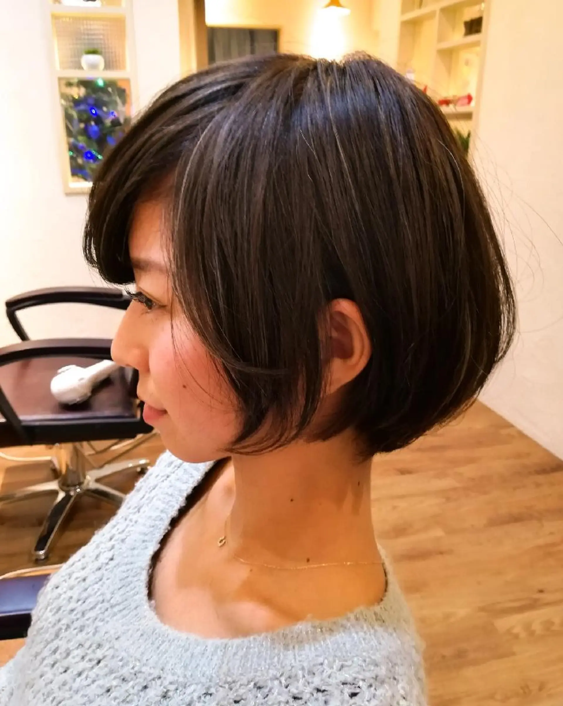 ショート カラー グレージュ ハイライトカラー メッシュ ハイライト 東心斎橋peace 豆柴サロンのヘアスタイル
