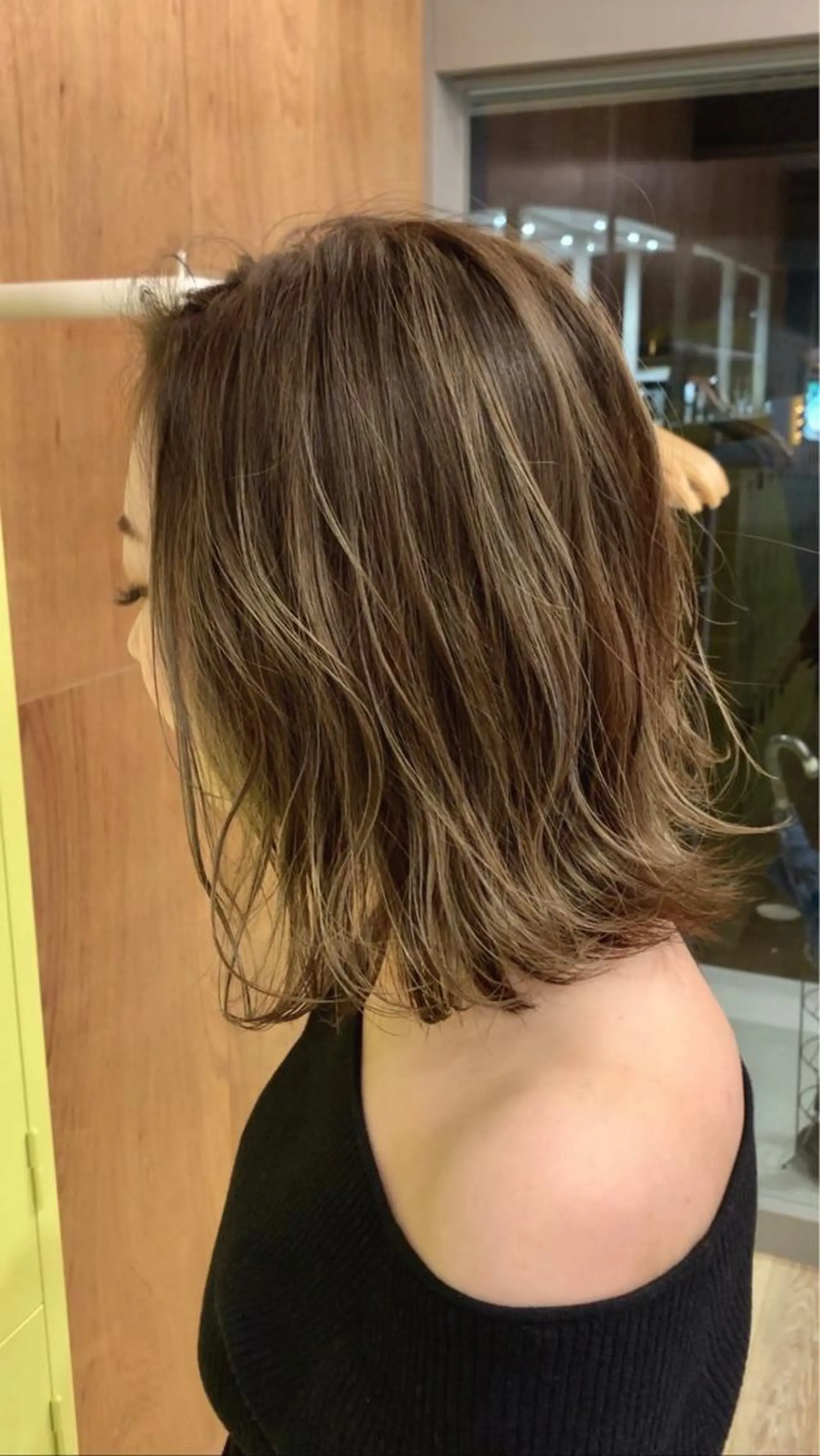ミディアム ROBBY HIMERIのヘアスタイル
