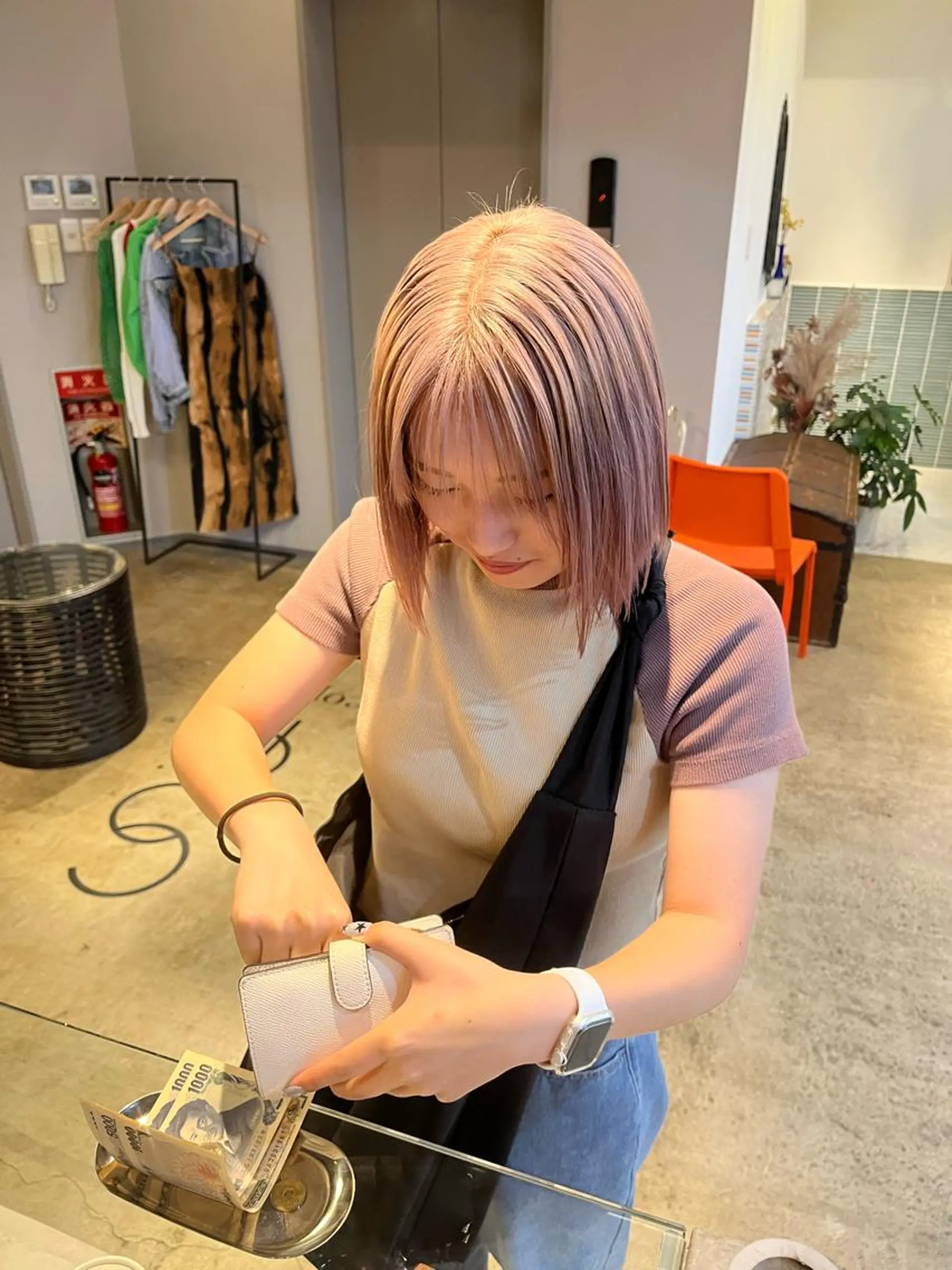 ミディアム カラー ブリーチ カット ヘアカラー トリートメント 🩷ハイトーン透明感 レイヤー🩷ユリカのヘアスタイル