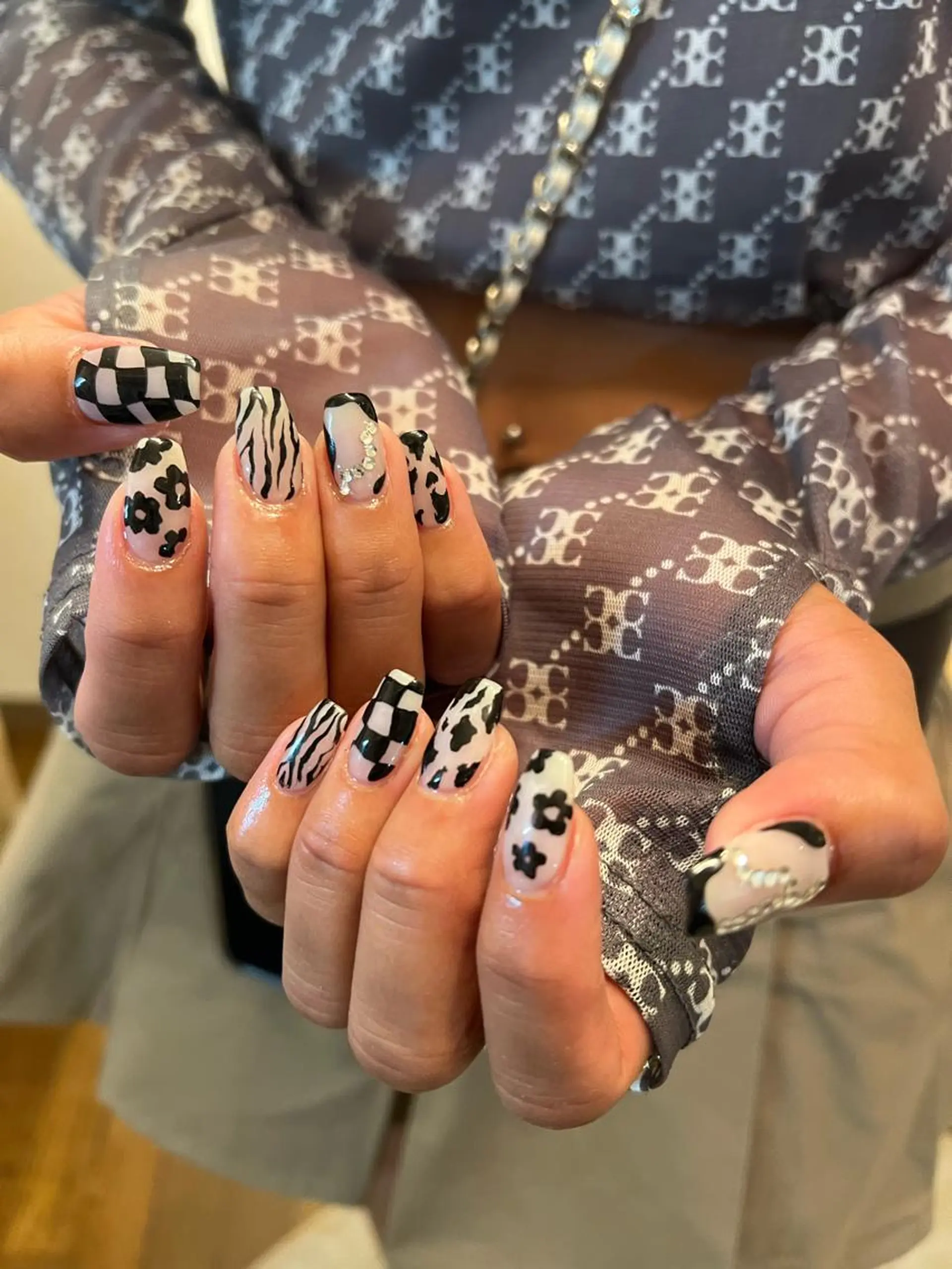 ネイル ハンドネイル フットネイル ハンドケア Nes.Nail所属・Miyagi Asamiのネイルデザイン