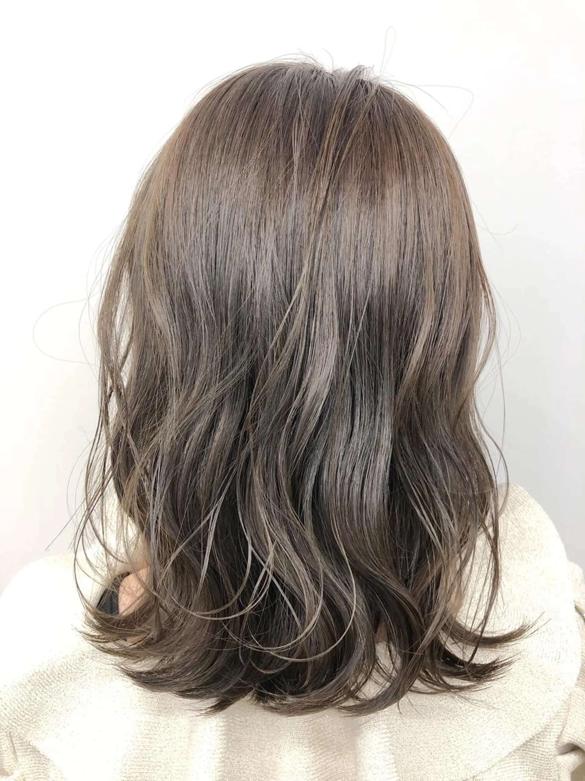 セミロング Libero by enVogueのヘアスタイル