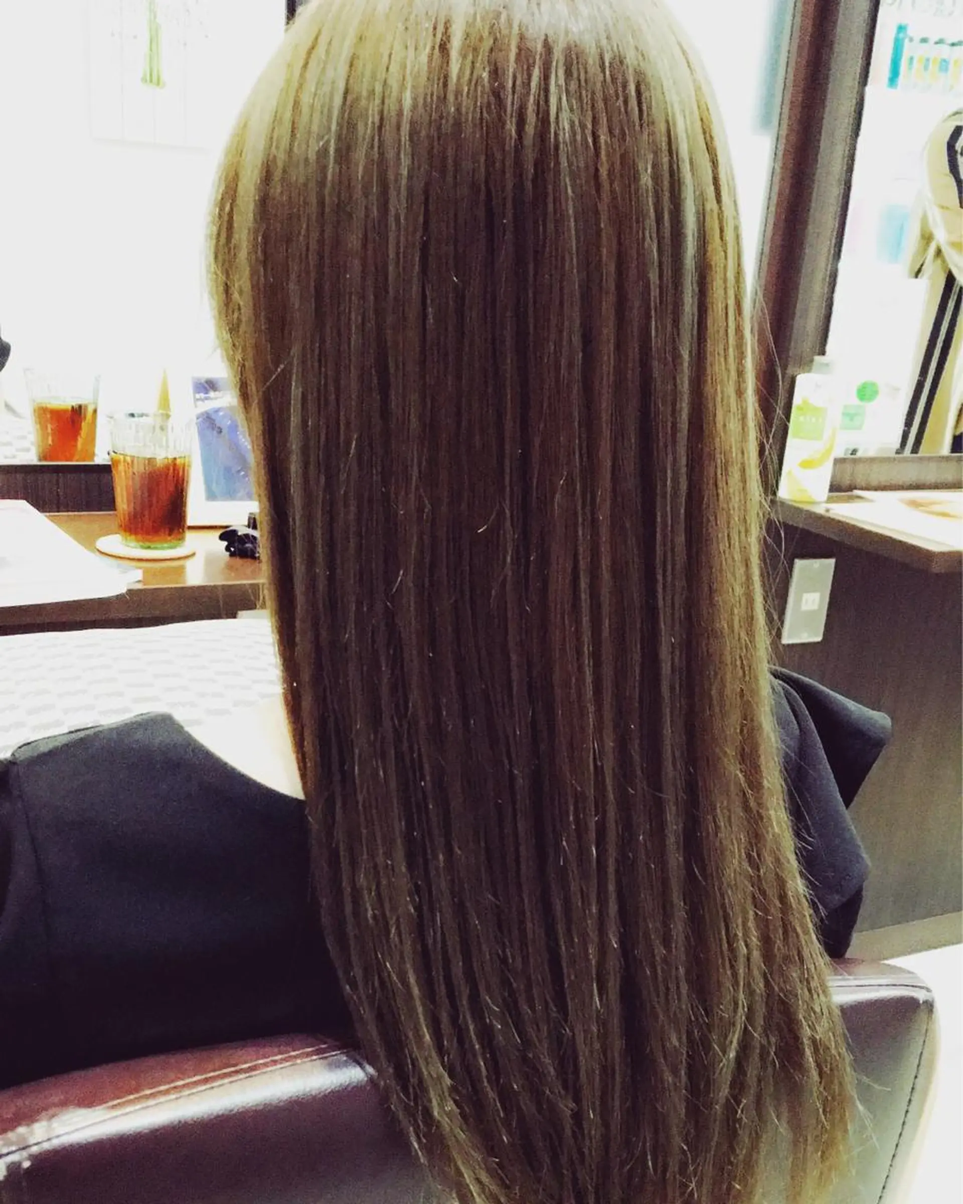 ロング カラー グレージュ 大石 祐那のヘアスタイル